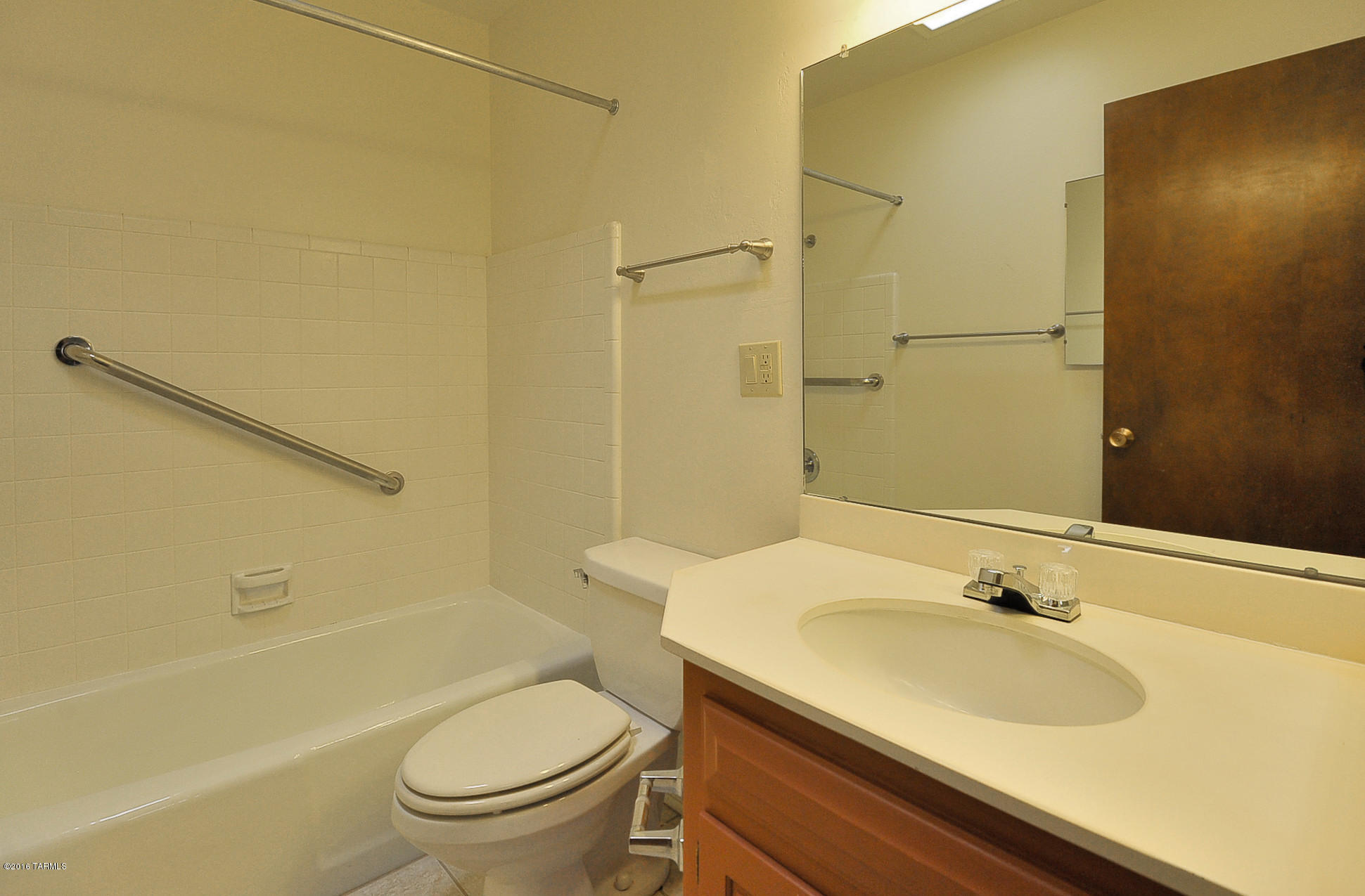 Via Entrada Townhouses - Residential Lease