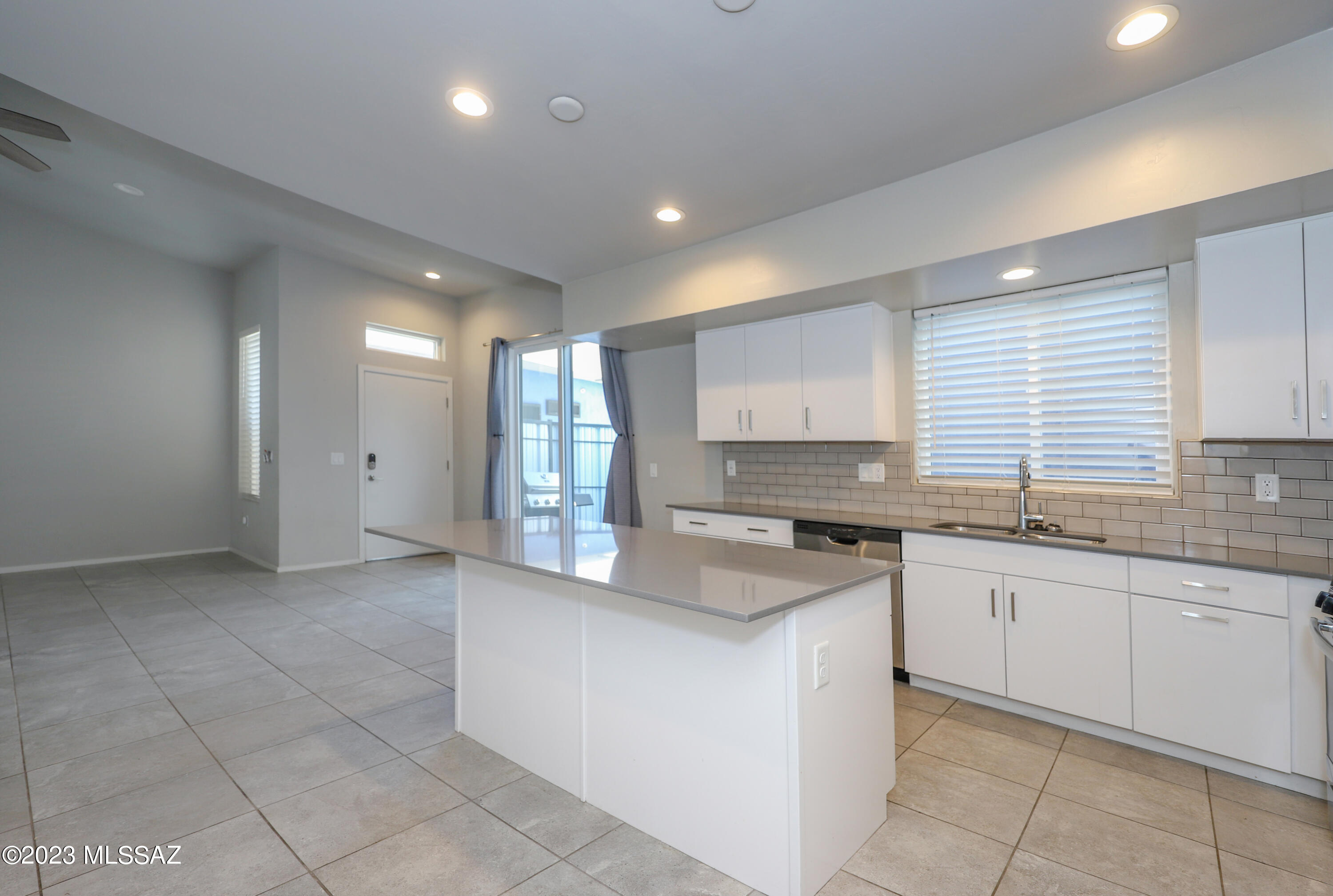 Park Modern SQ20171350679 - Residential
