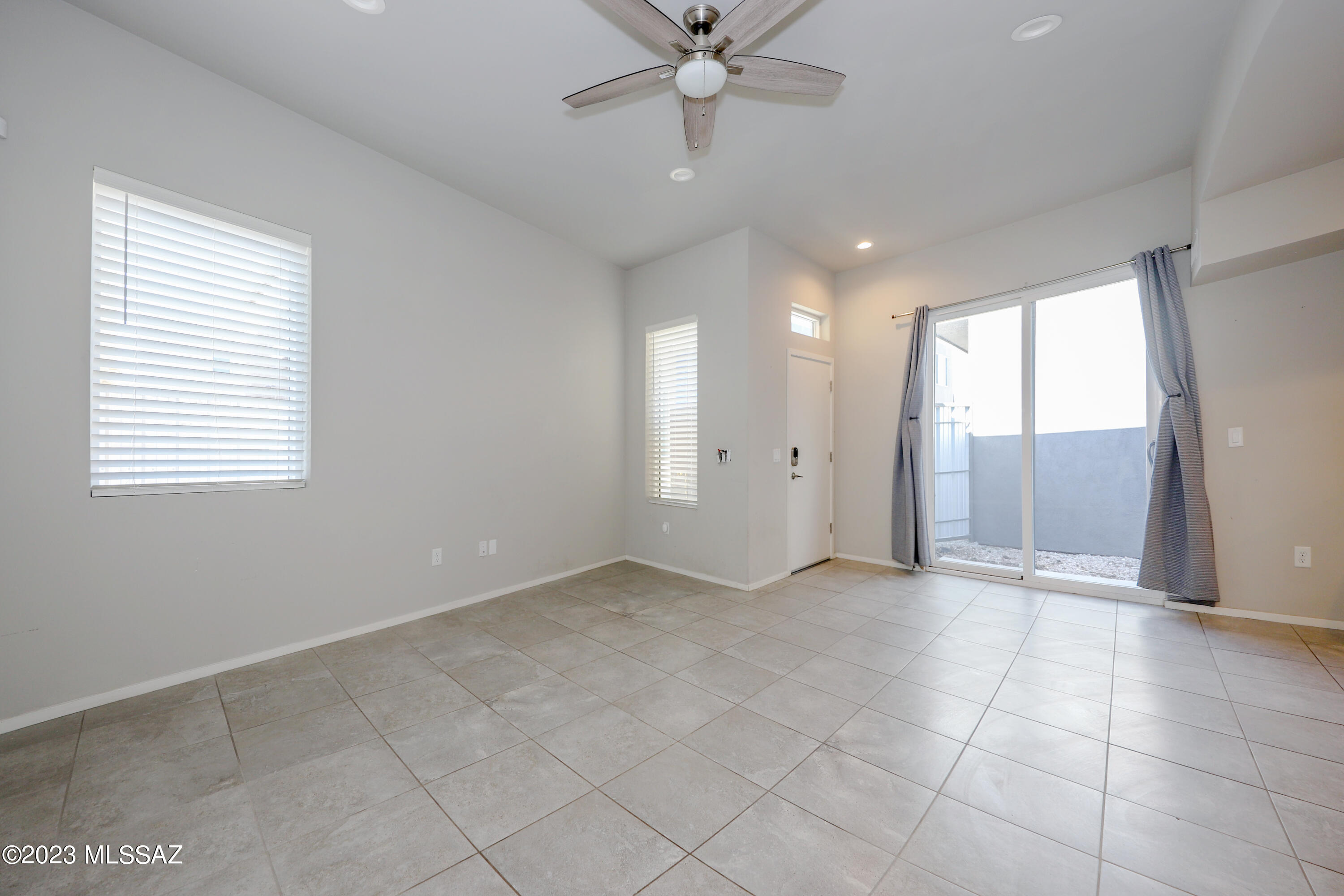 Park Modern SQ20171350679 - Residential