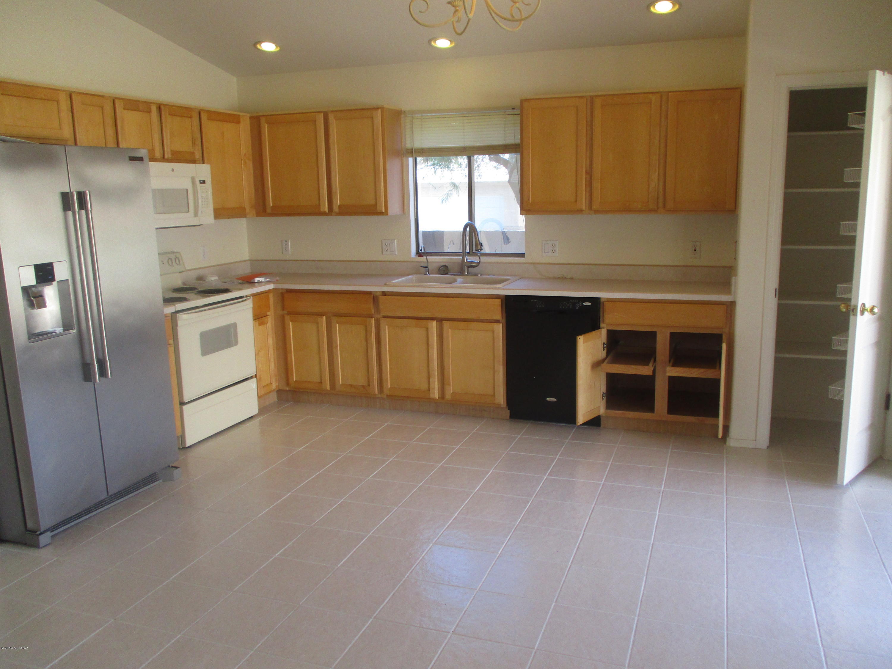 Mona Lisa (1-112) - Residential Lease