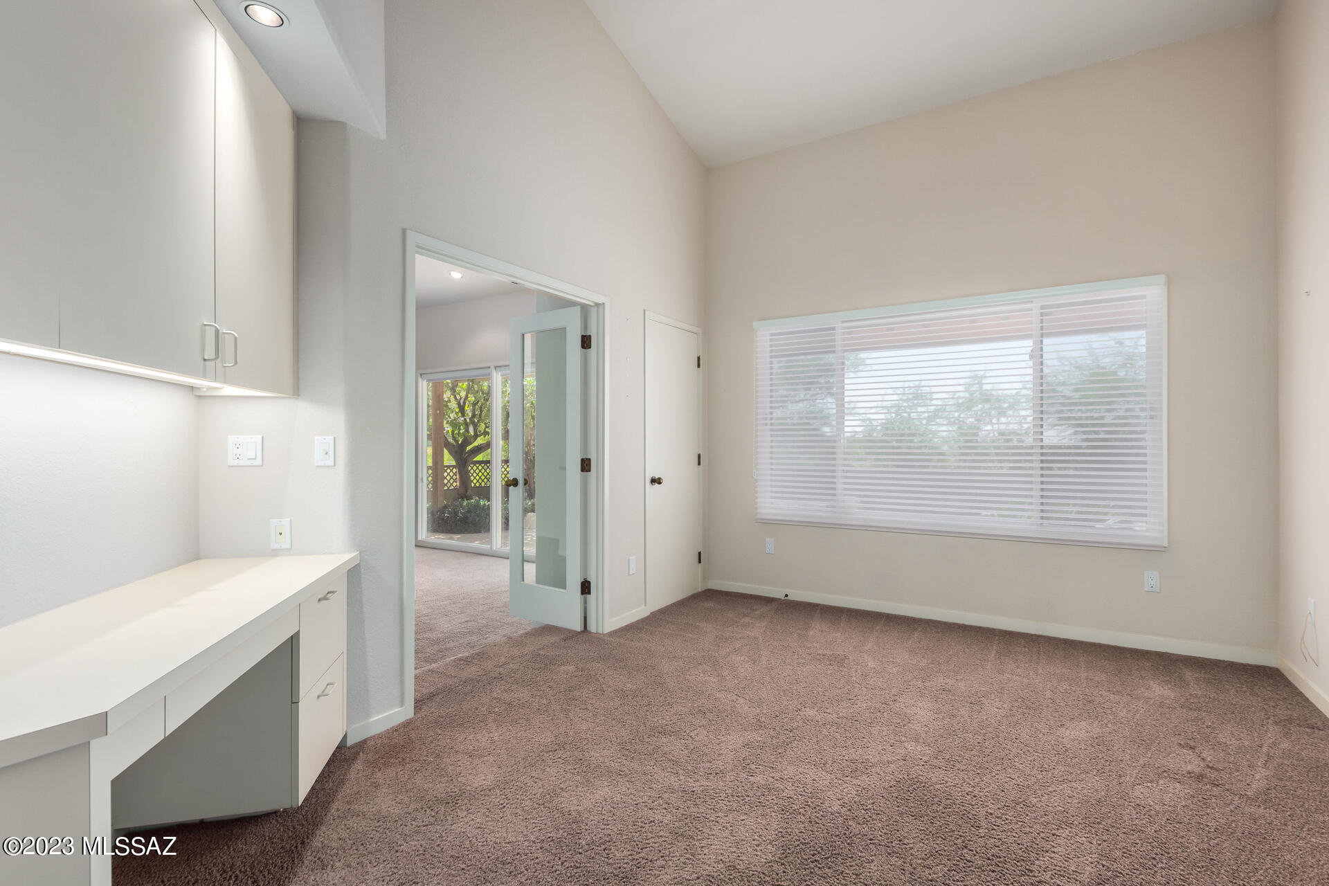 Finisterra II (211-302) - Residential