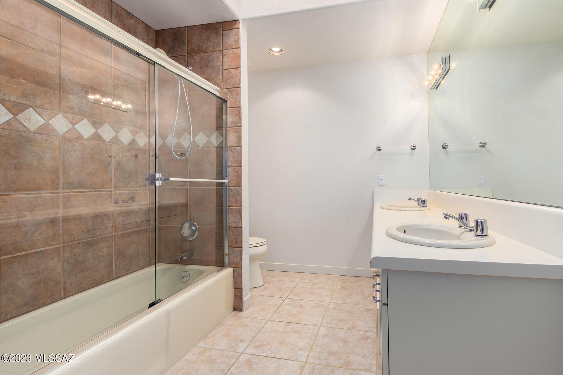 Finisterra II (211-302) - Residential