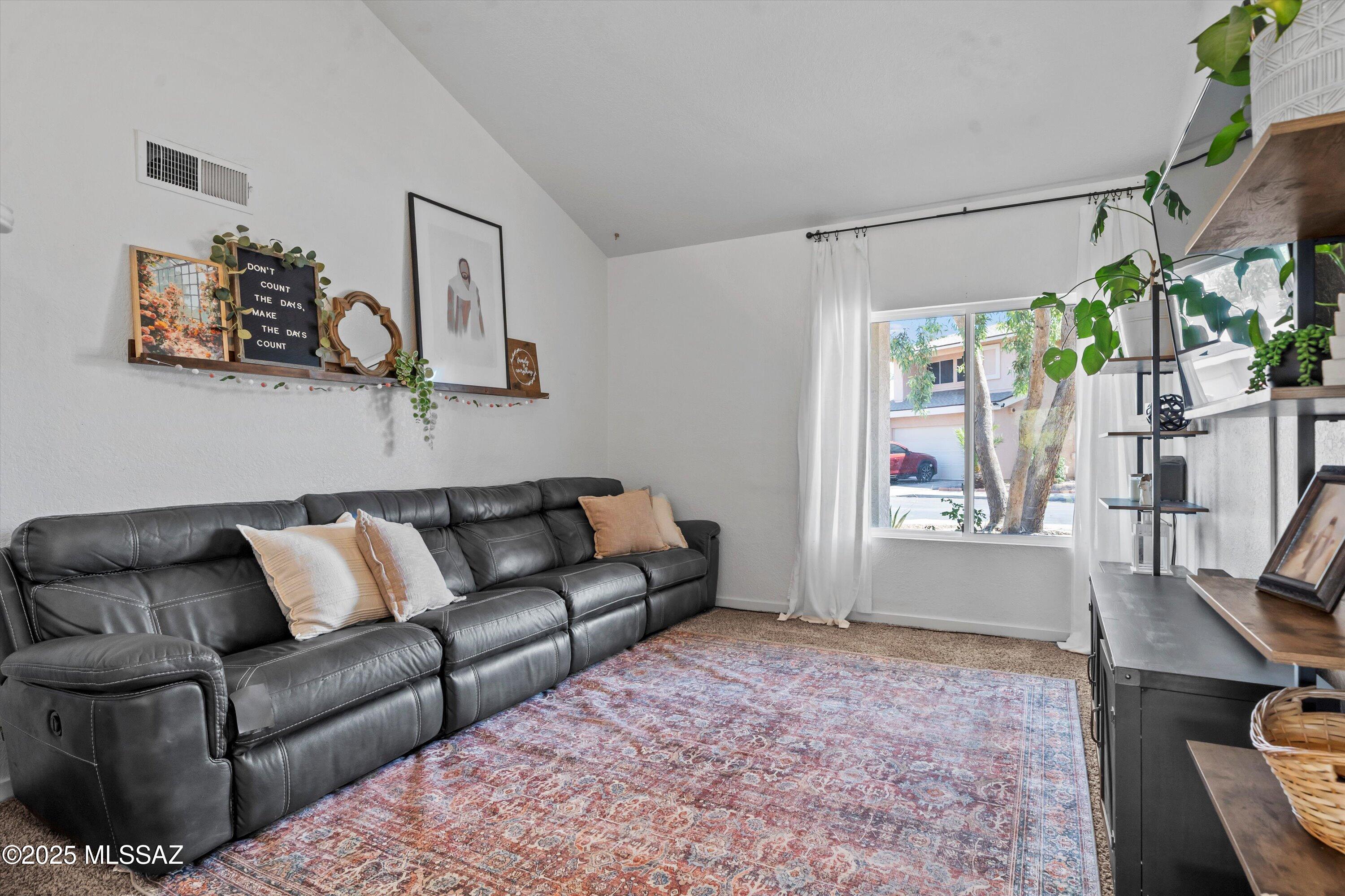 1441 N Calle De Durazo