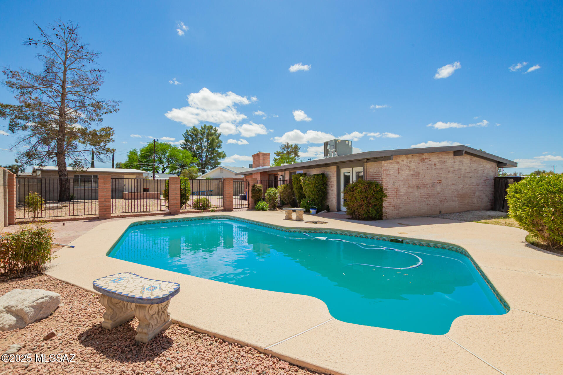 Longview Estates (194-470) - Residential