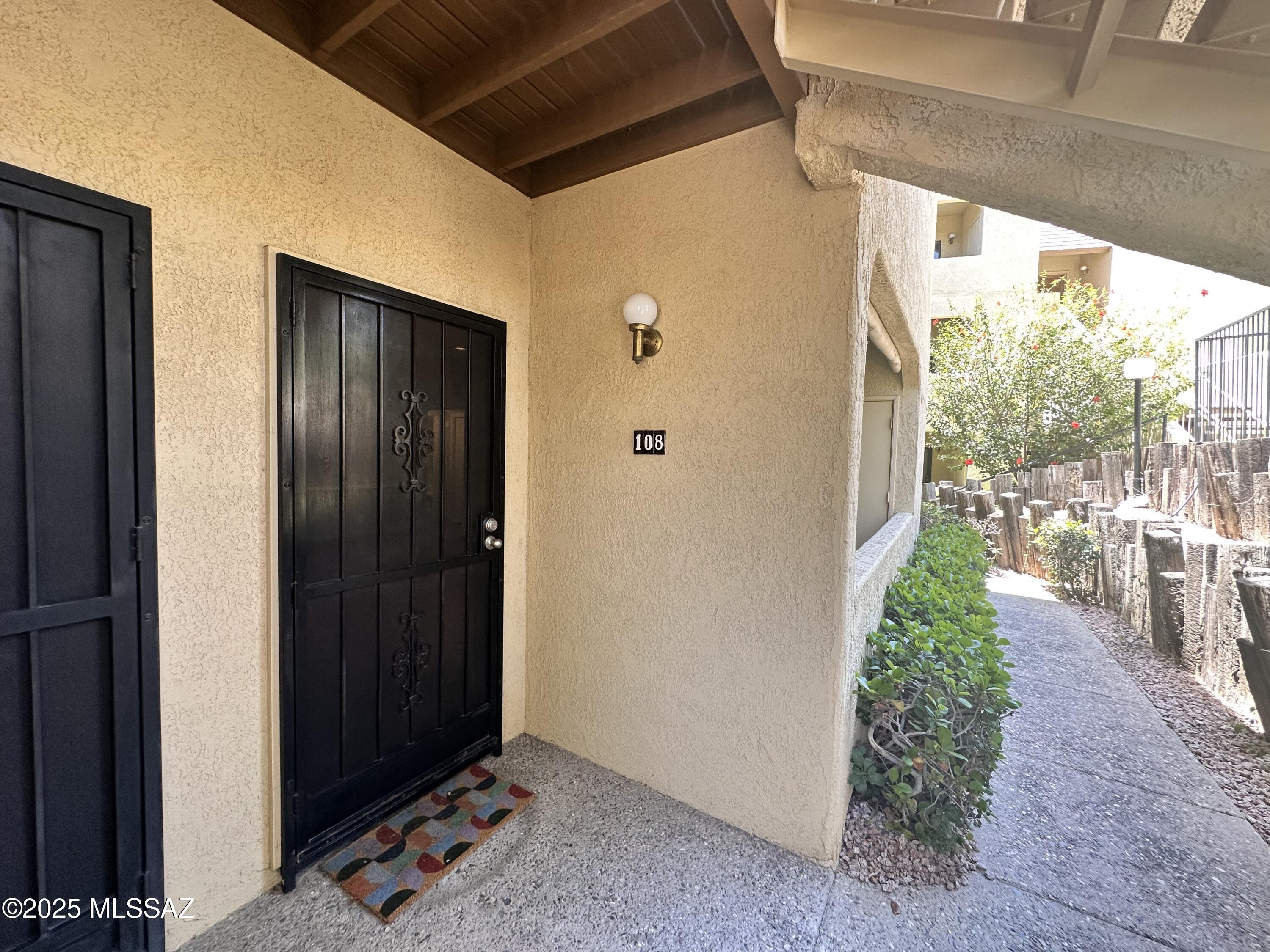 5500 N Valley View Road # 108