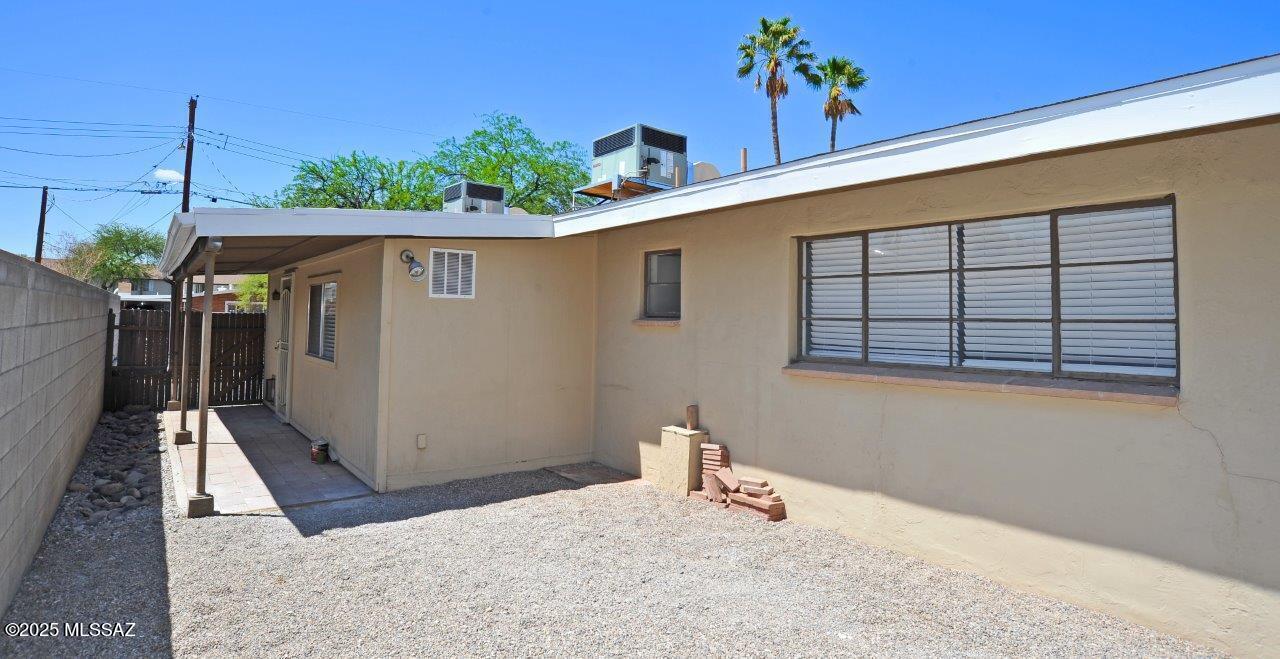 2146 N Edison Terrace