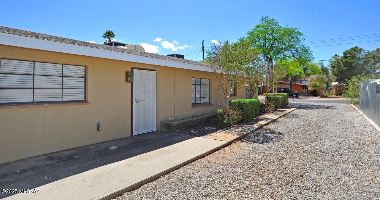 2146 N Edison Terrace
