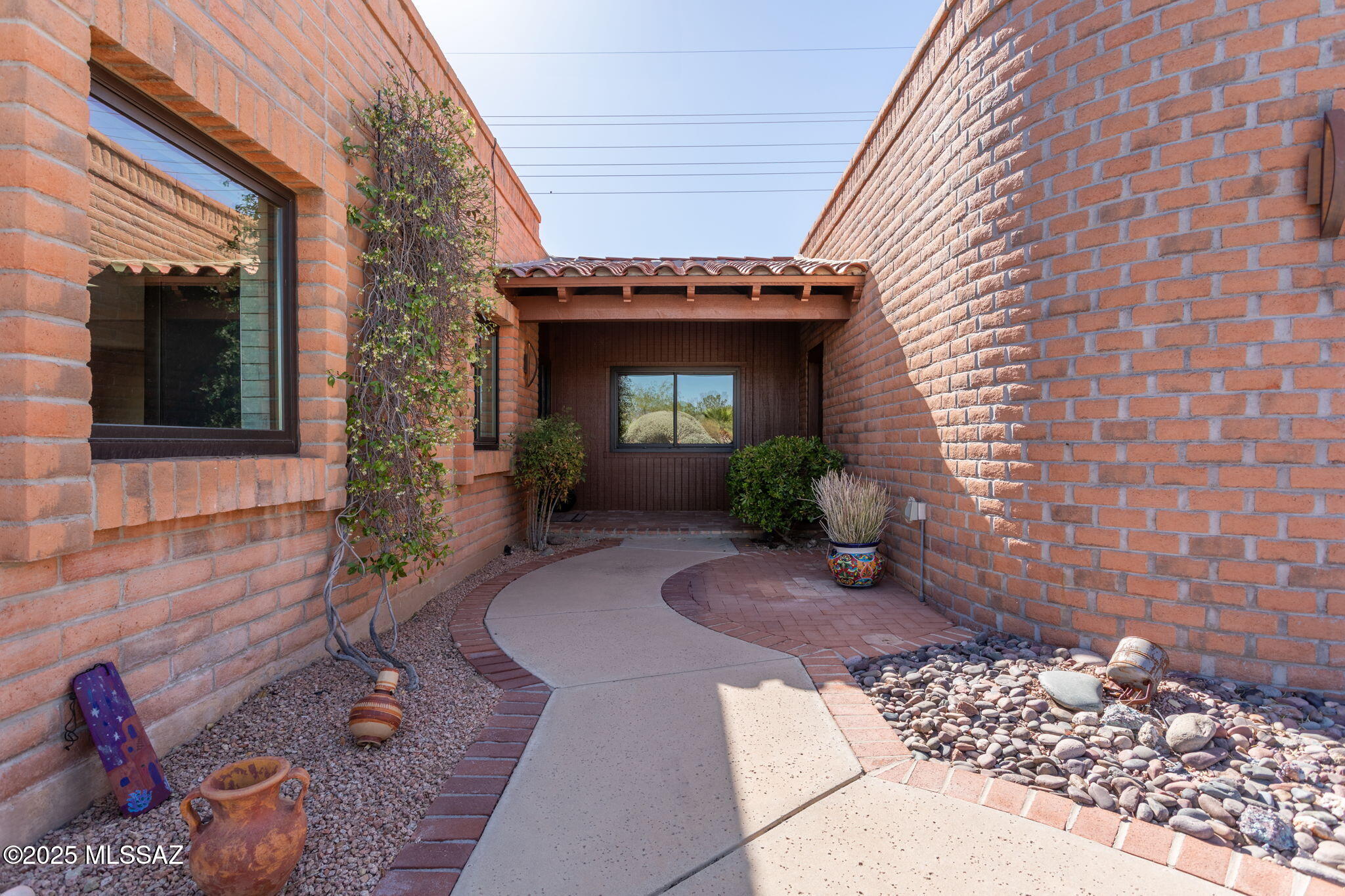 2360 S Camino Del Sol