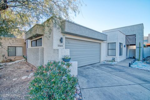 Photo of 5565 N Mica Mountain Drive, Tucson, AZ 85750 (MLS # 22531341)