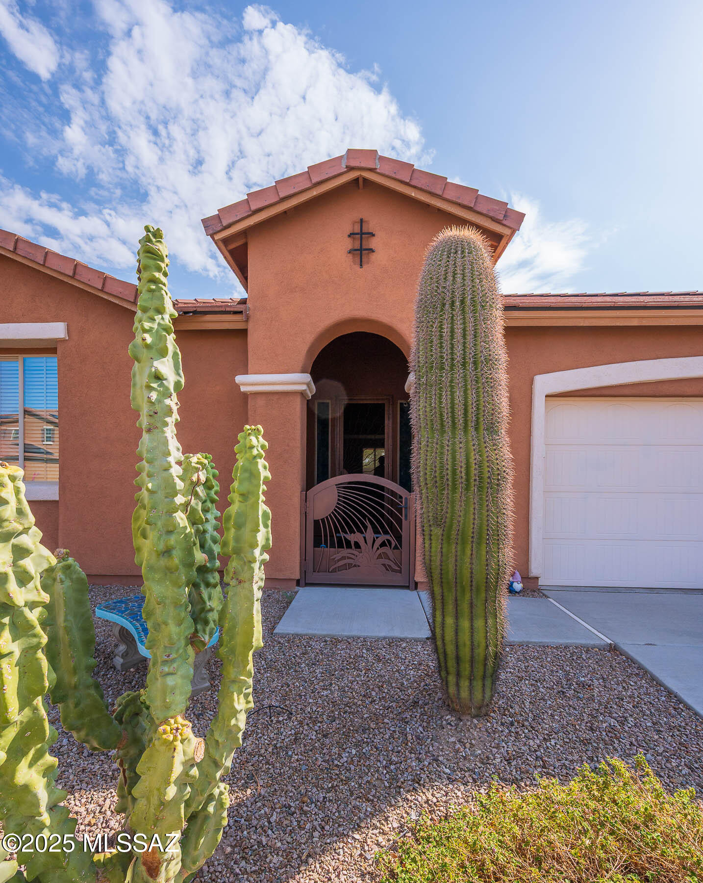 8384 N Mountain Stone Pine Way