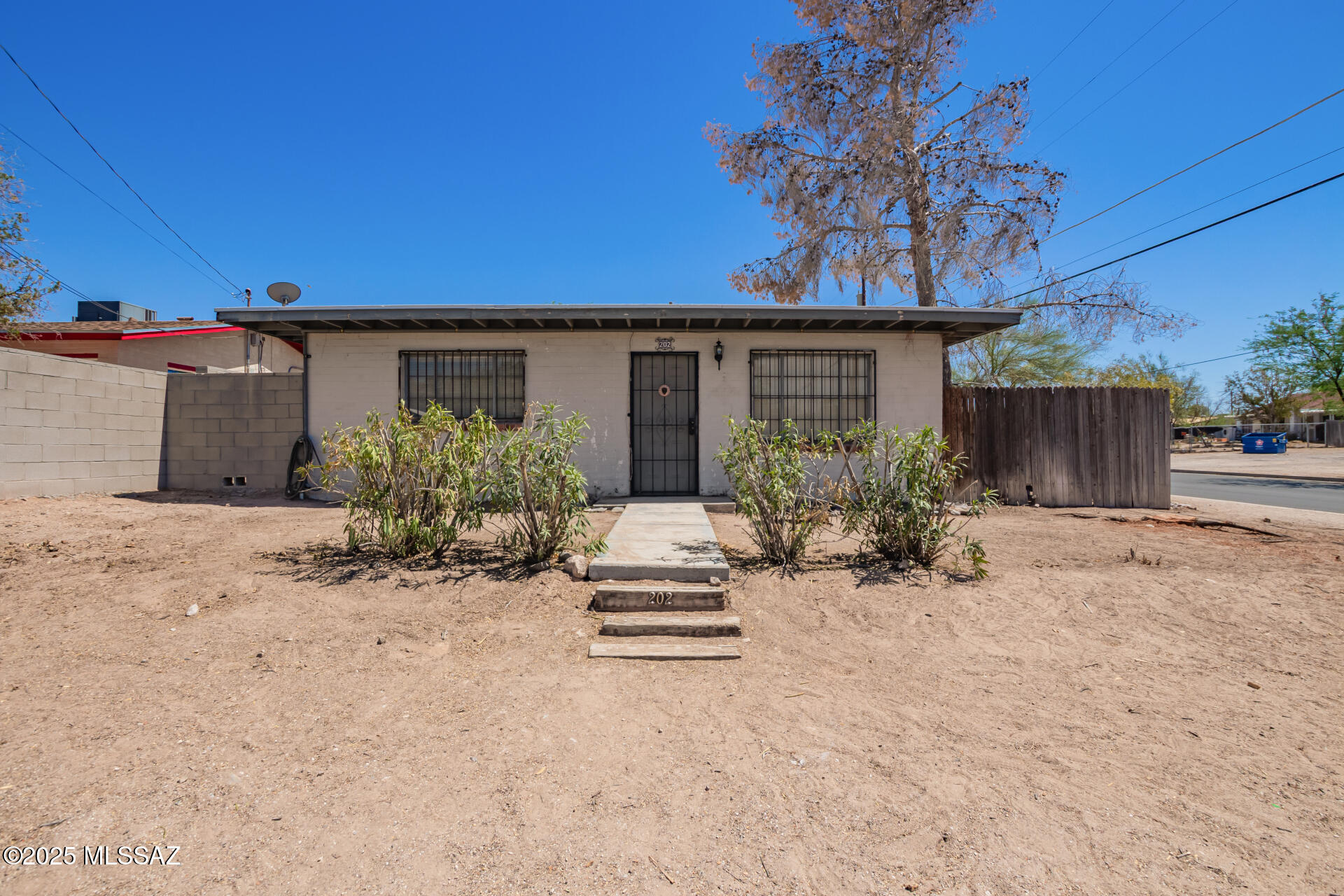 202 E Jacinto Street