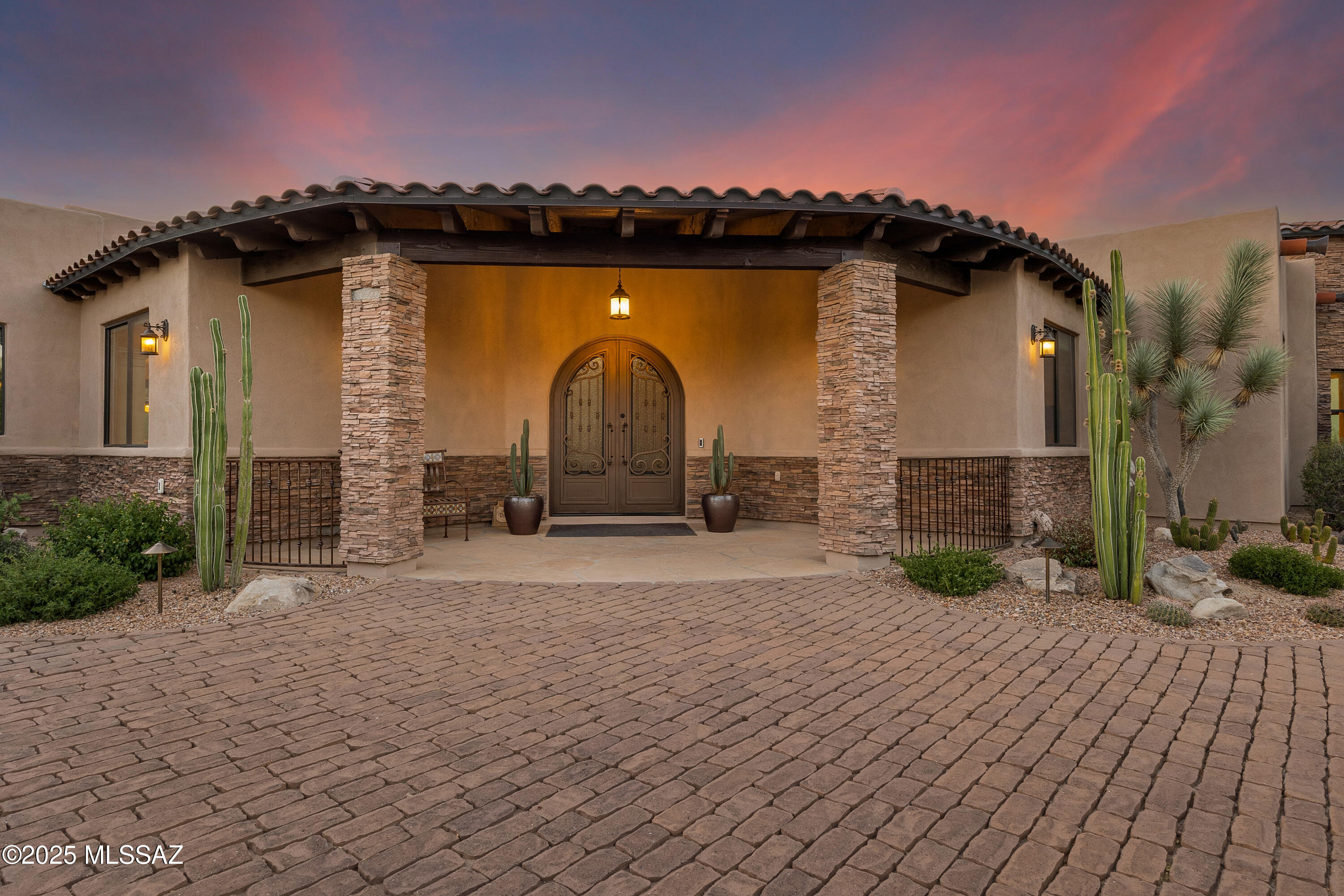994 W Tortolita Mountain Circle