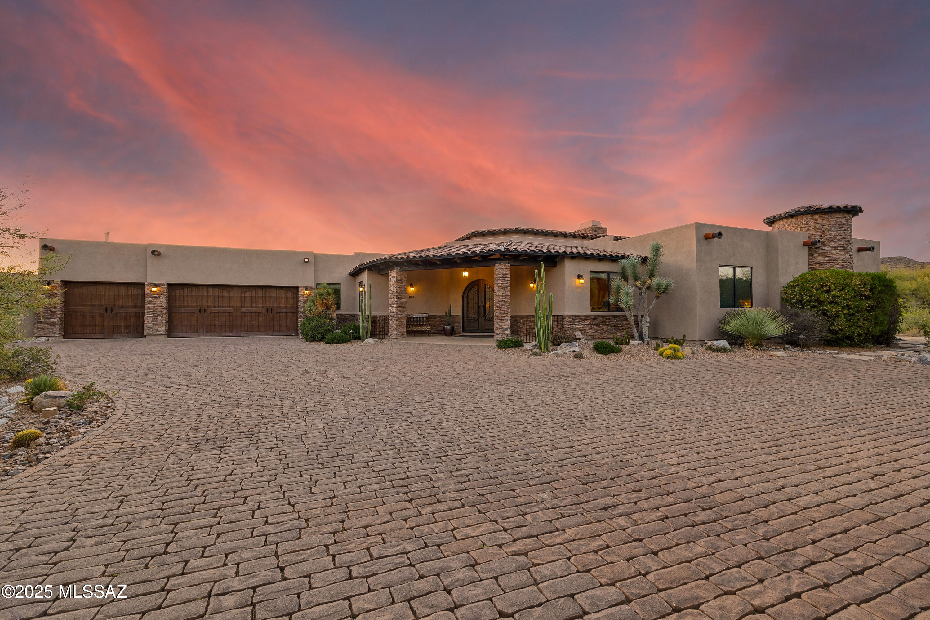 994 W Tortolita Mountain Circle
