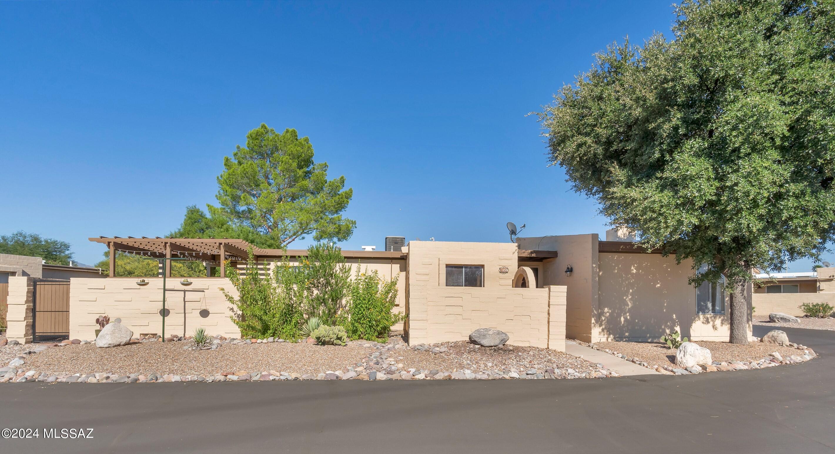 View Tucson, AZ 85715 townhome