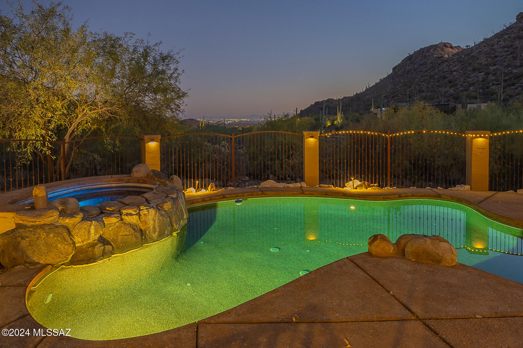 4589 W Rusty Rock Court