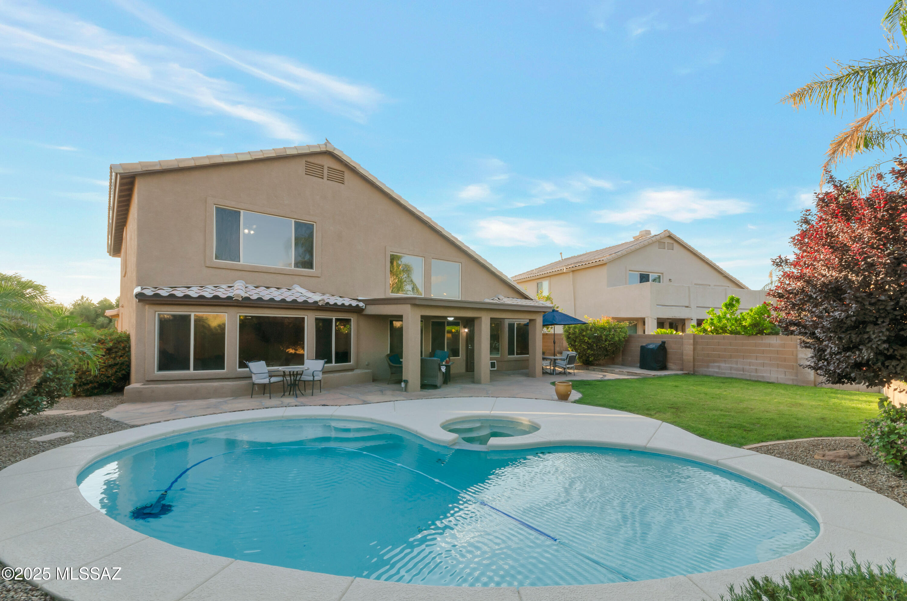 12402 N Echo Valley Drive