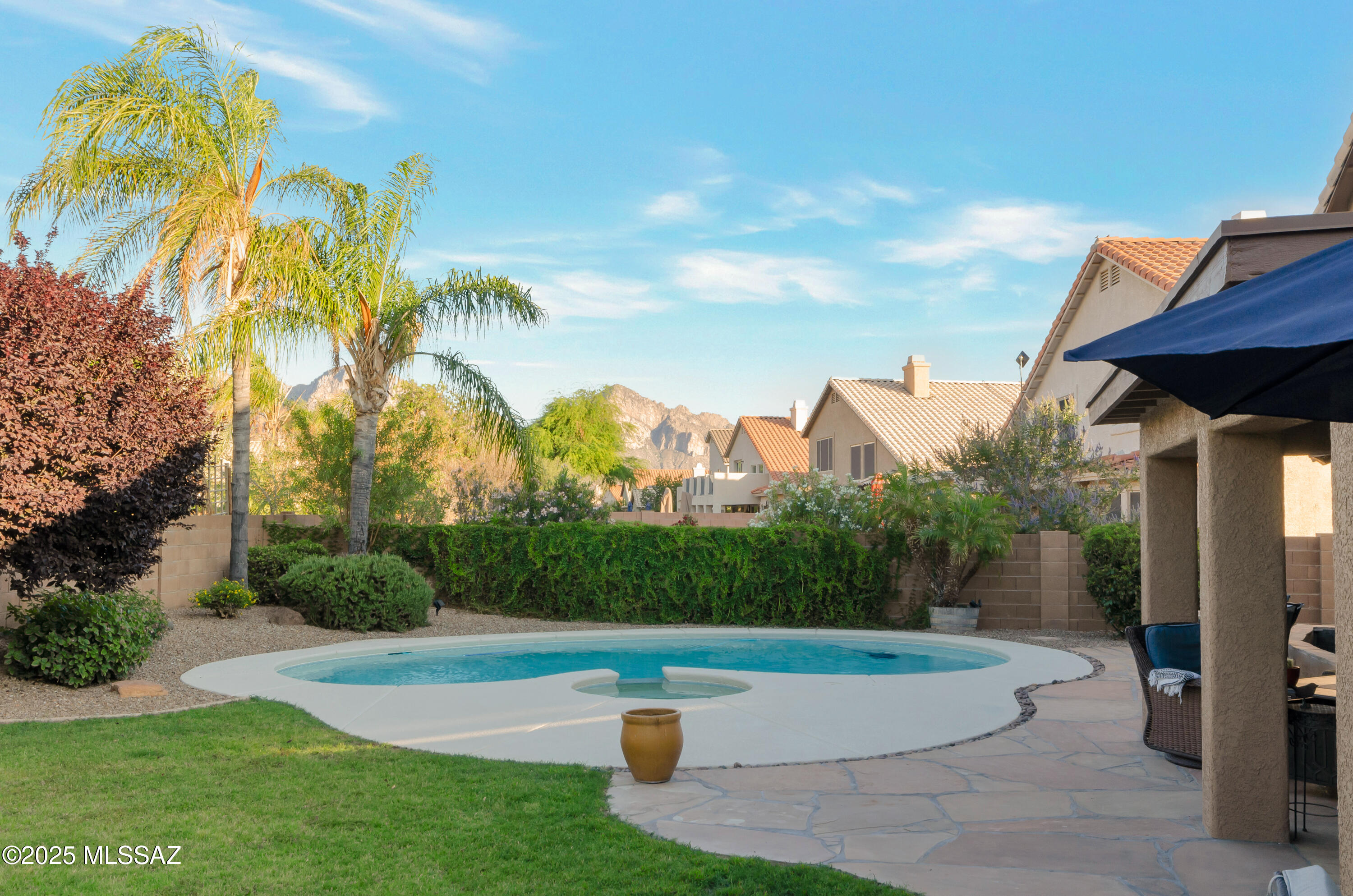 12402 N Echo Valley Drive