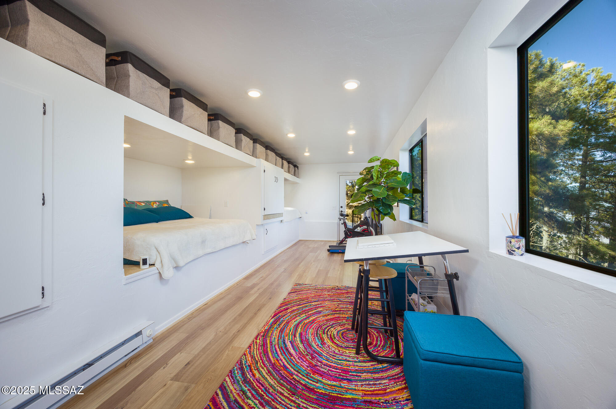 Loma Sabino Pines - Residential