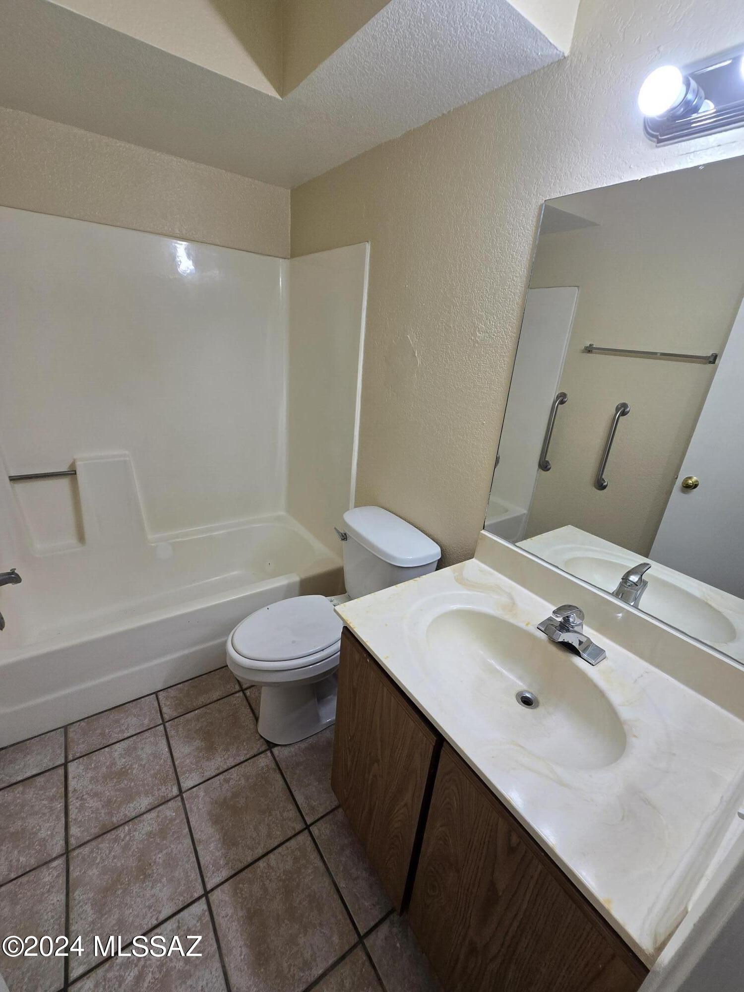 Country Club Annex - Residential Lease
