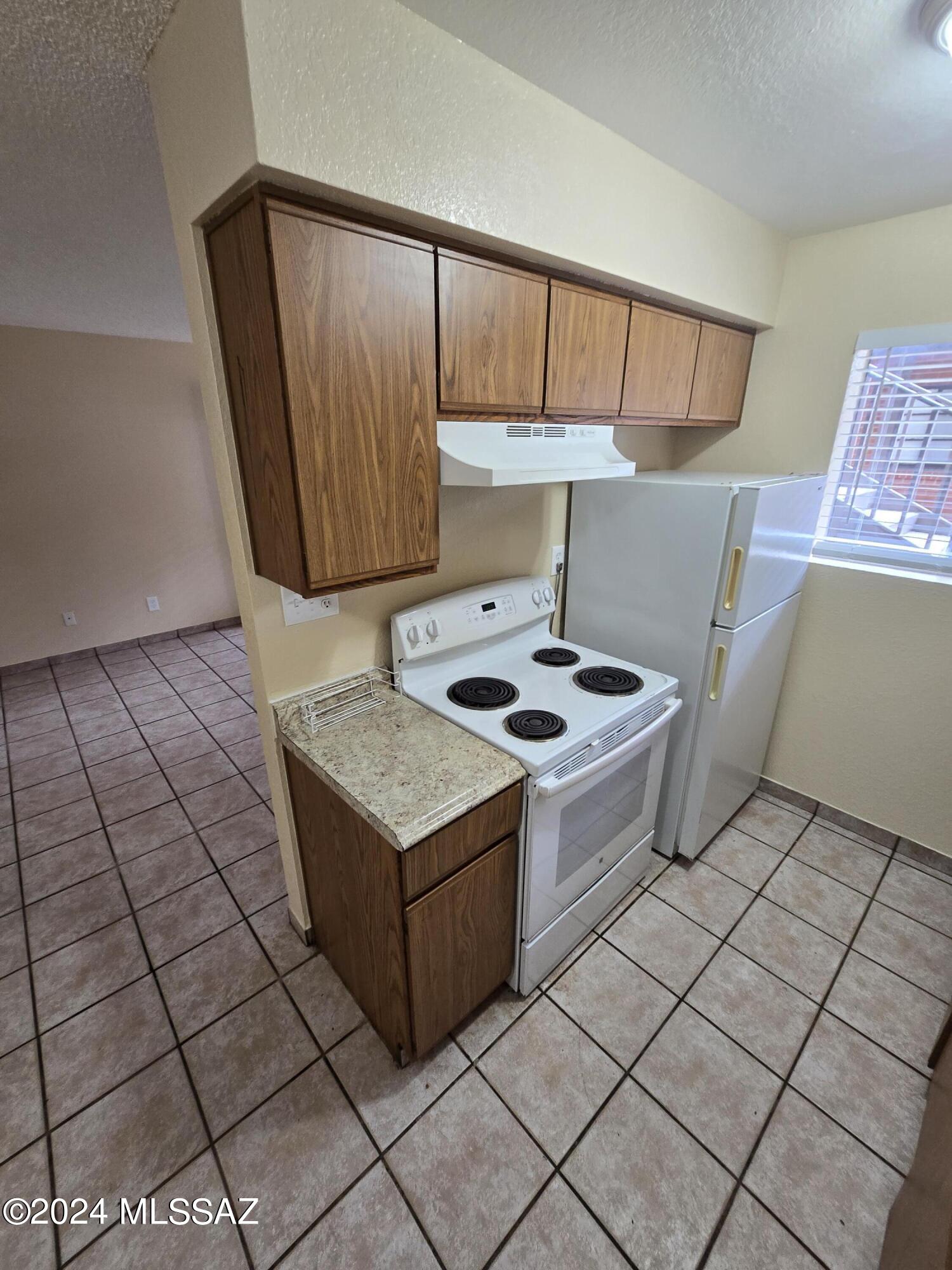 Country Club Annex - Residential Lease