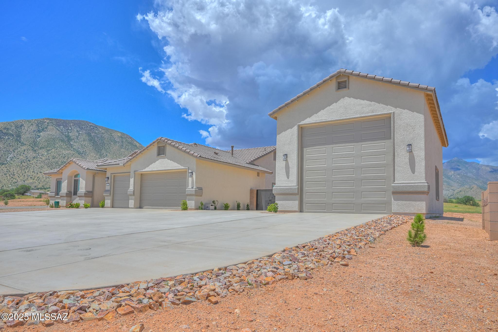 6321 E Red Oak Circle