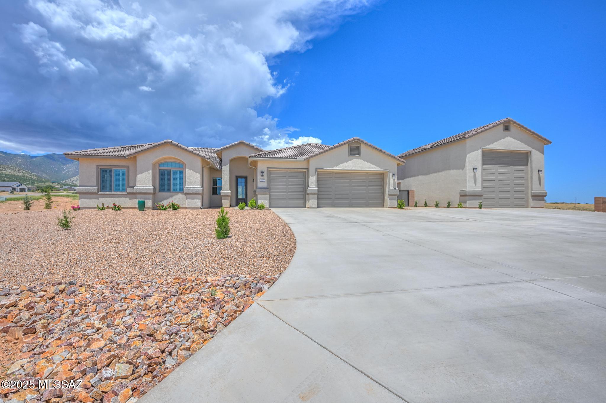 6321 E Red Oak Circle