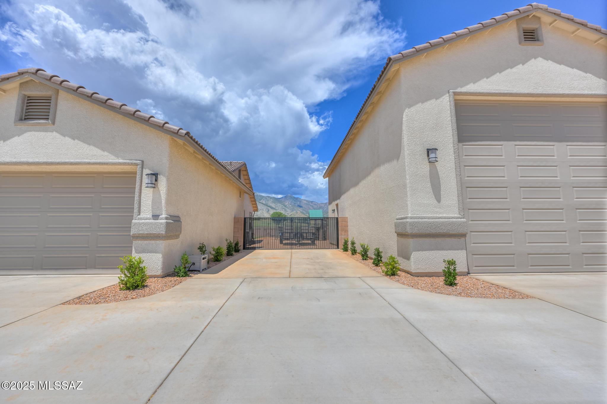 6321 E Red Oak Circle