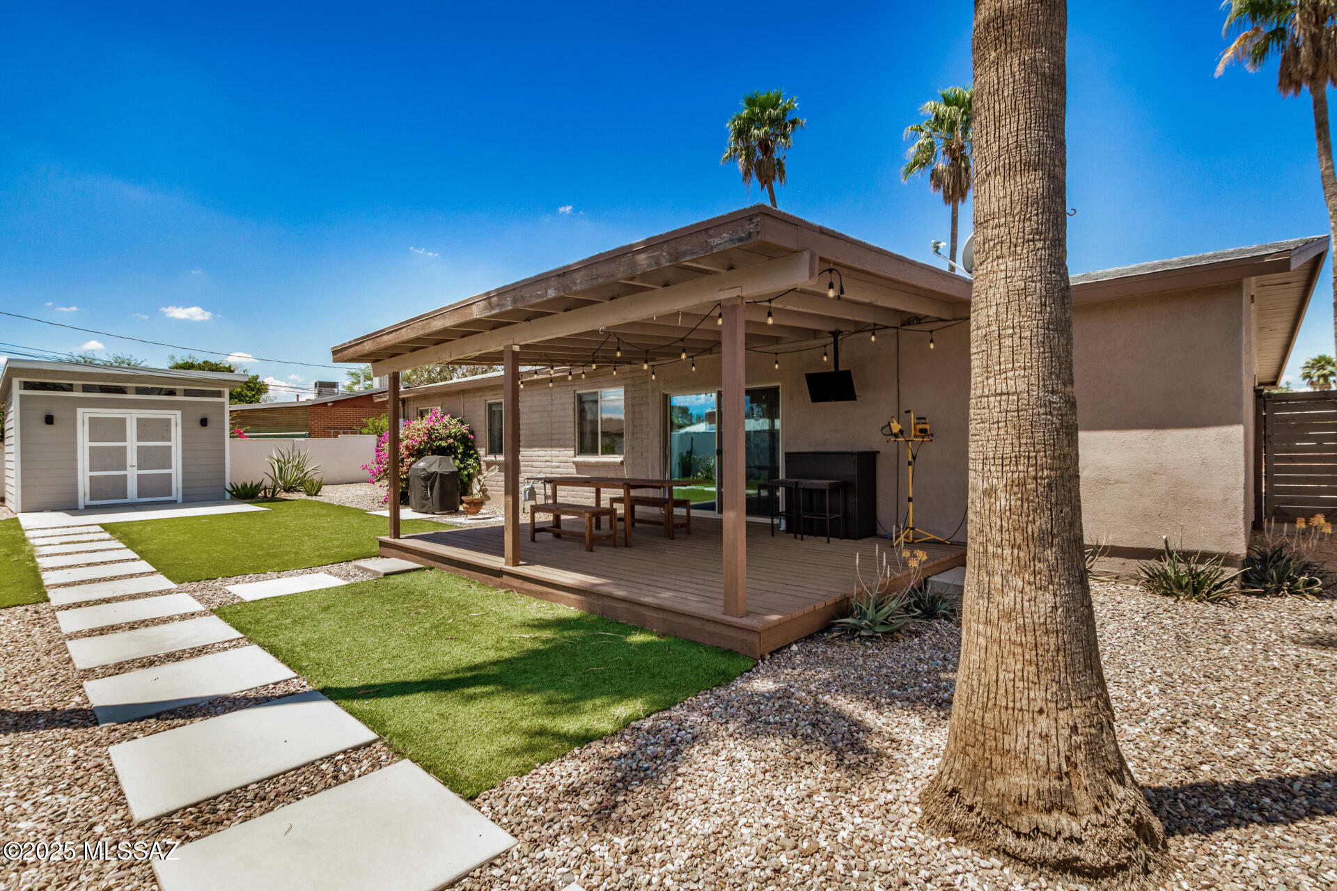 1609 S Avenida Del Sol