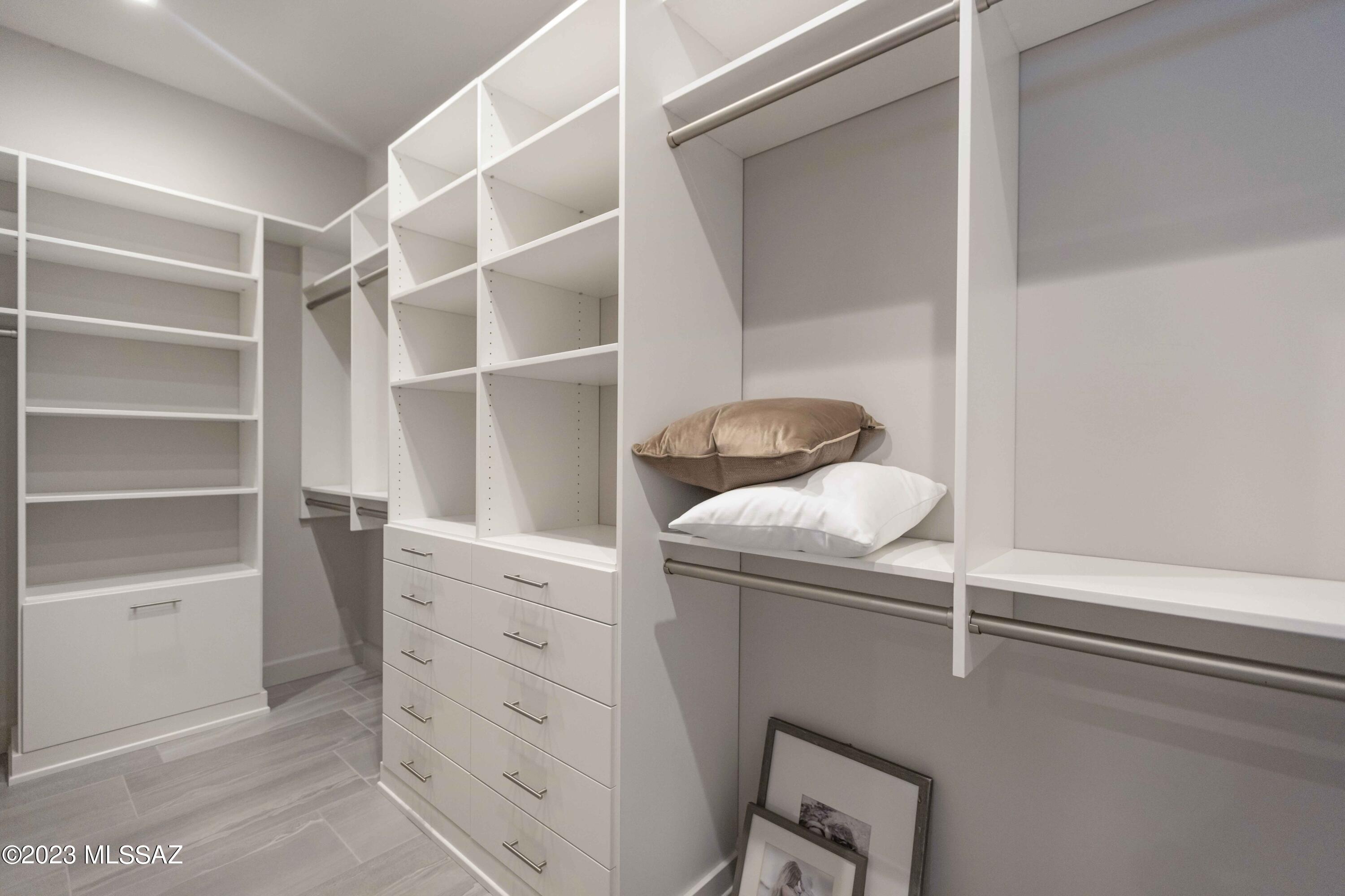 The Enclave At Stone Canyon V - Residential