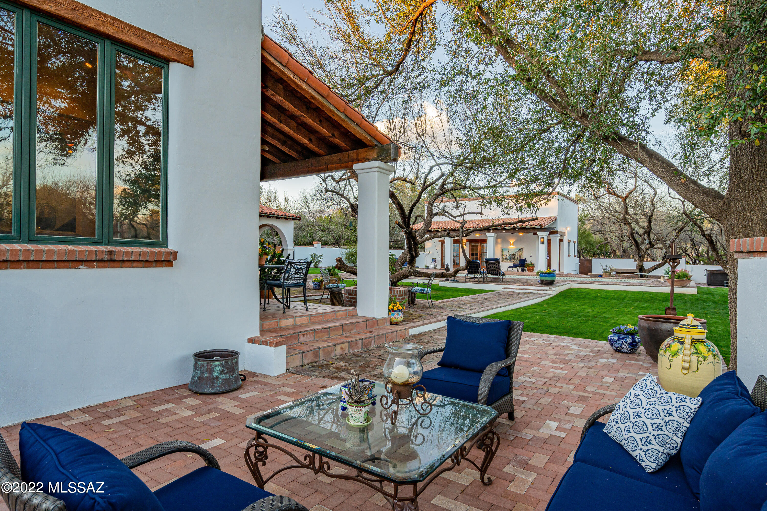 La Cienega (1-17) - Residential