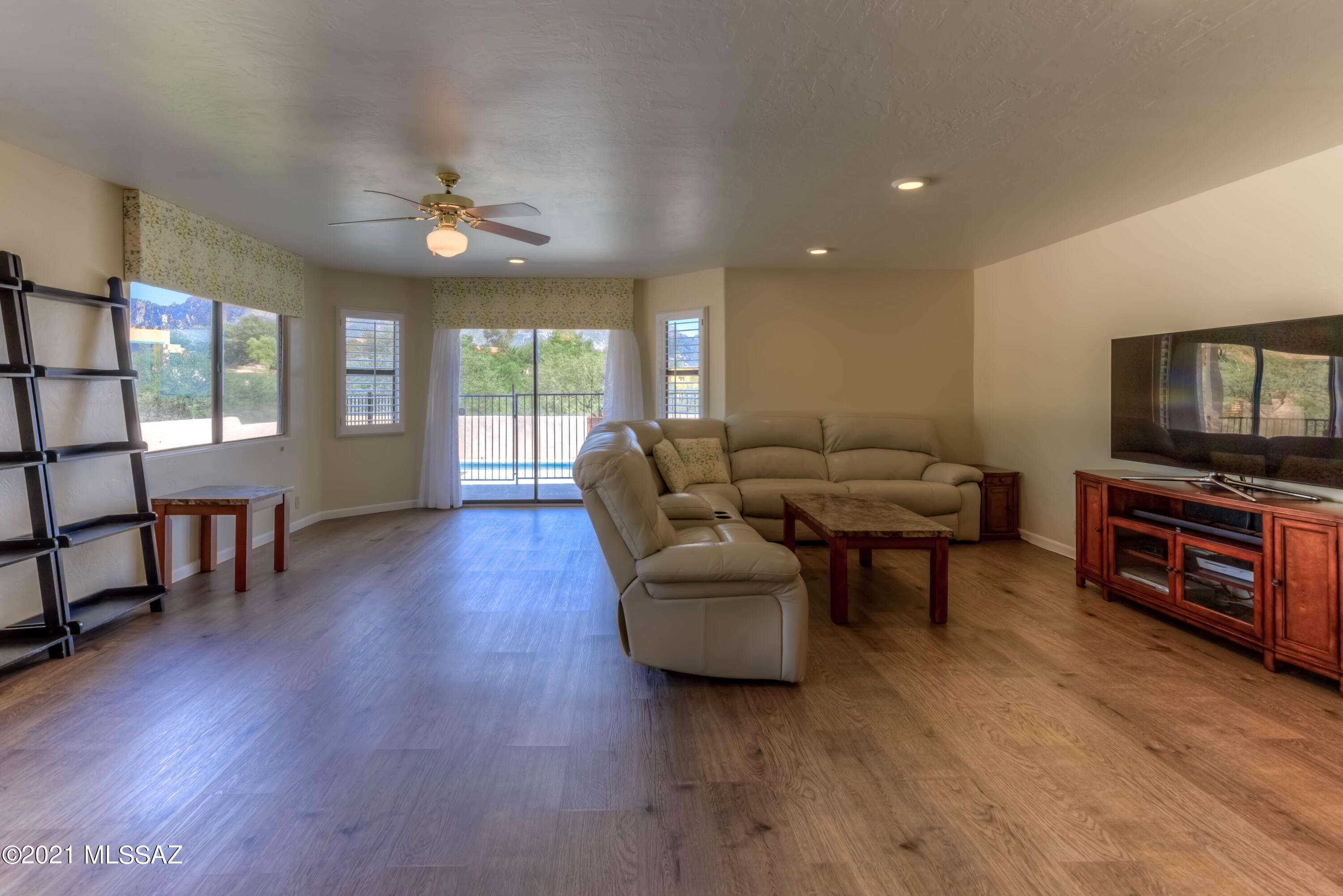 Monte Del Oro (1-187) - Residential