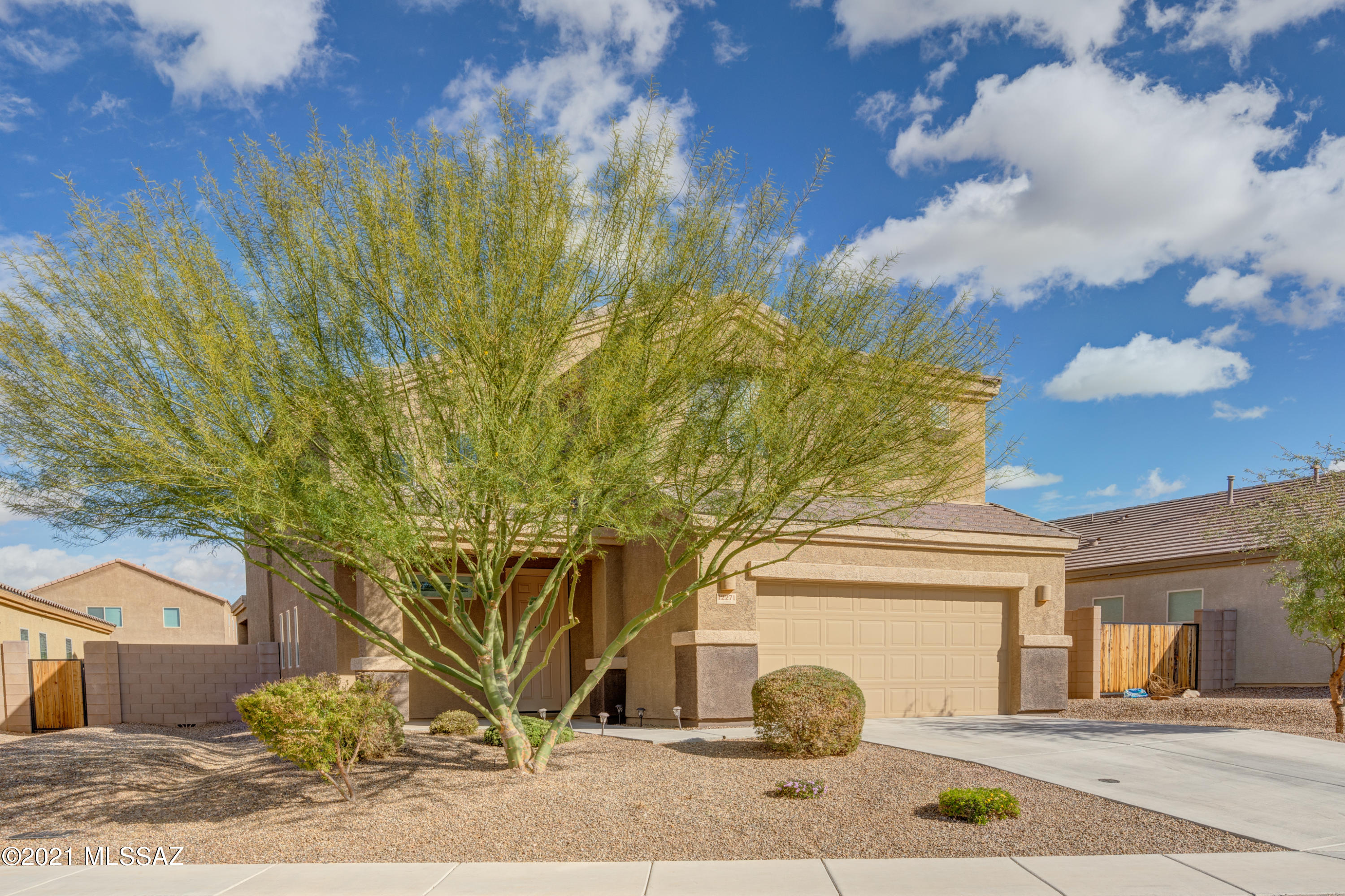 Vista Del Lago Norte SQ20140780198 - Residential