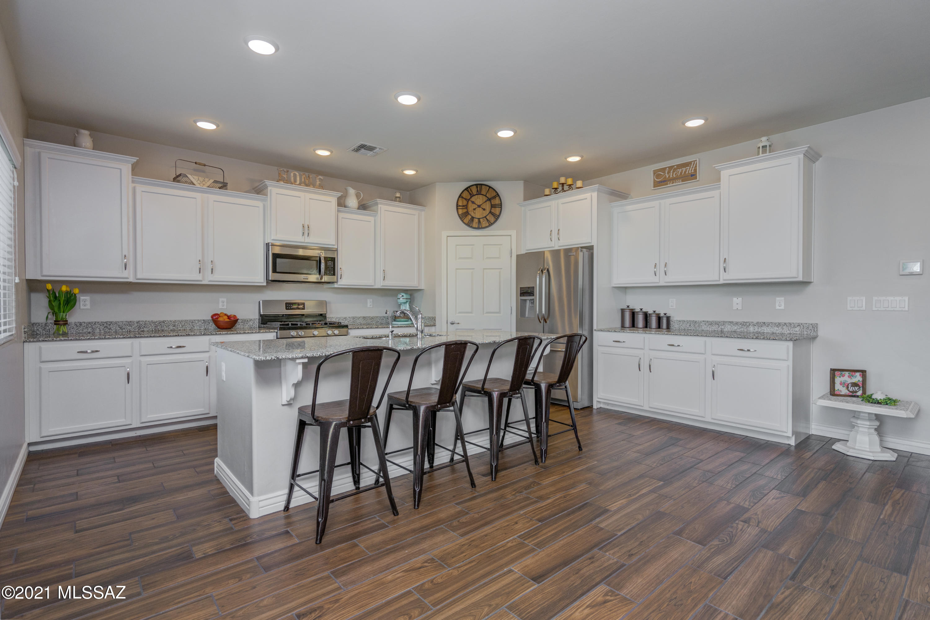 Vista Del Lago Norte SQ20140780198 - Residential
