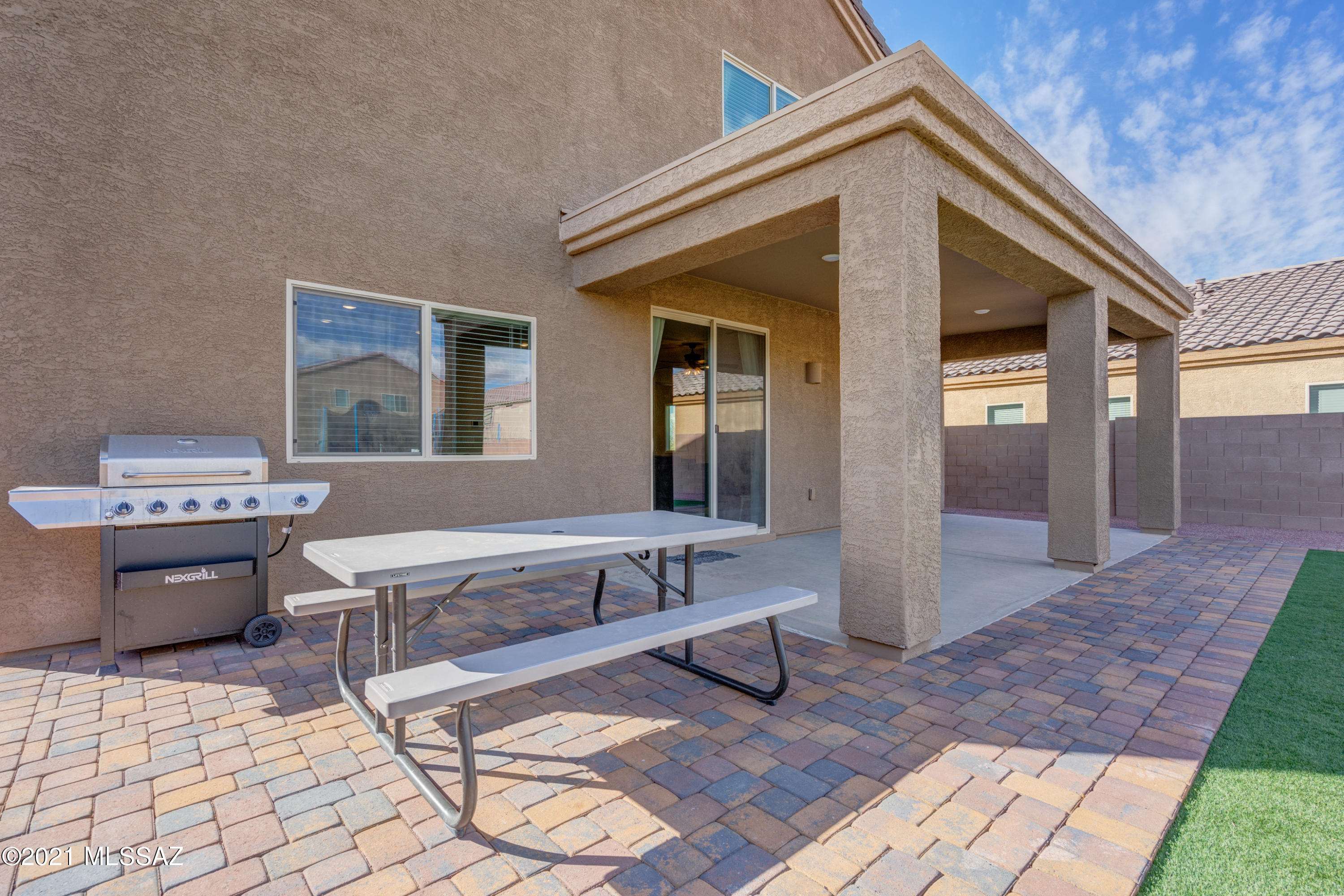 Vista Del Lago Norte SQ20140780198 - Residential