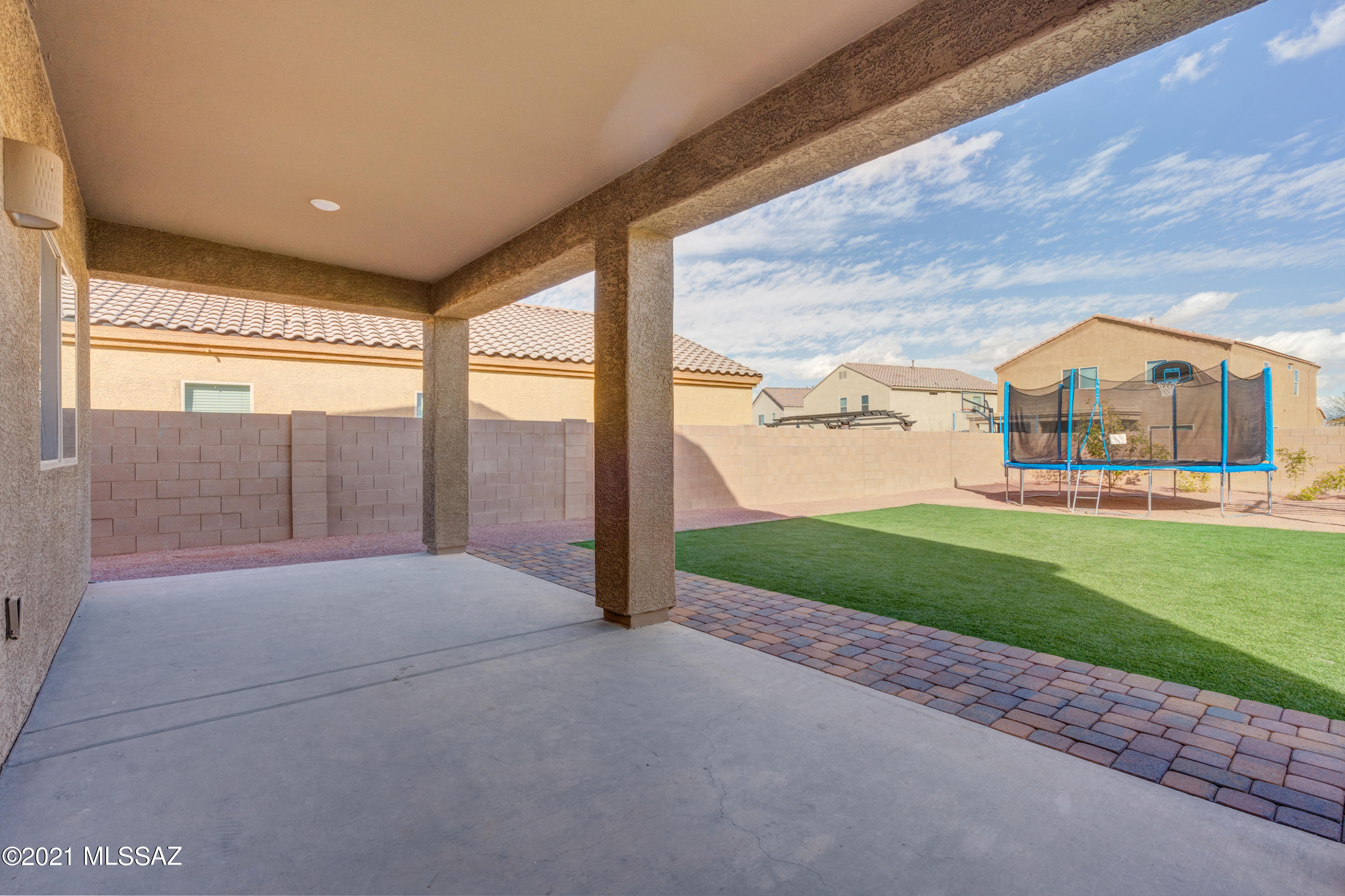 Vista Del Lago Norte SQ20140780198 - Residential
