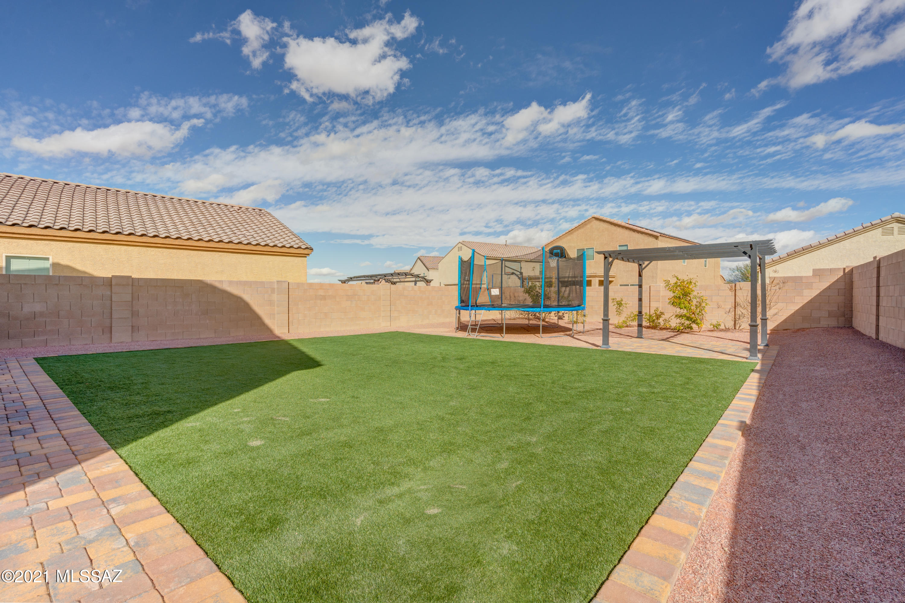 Vista Del Lago Norte SQ20140780198 - Residential