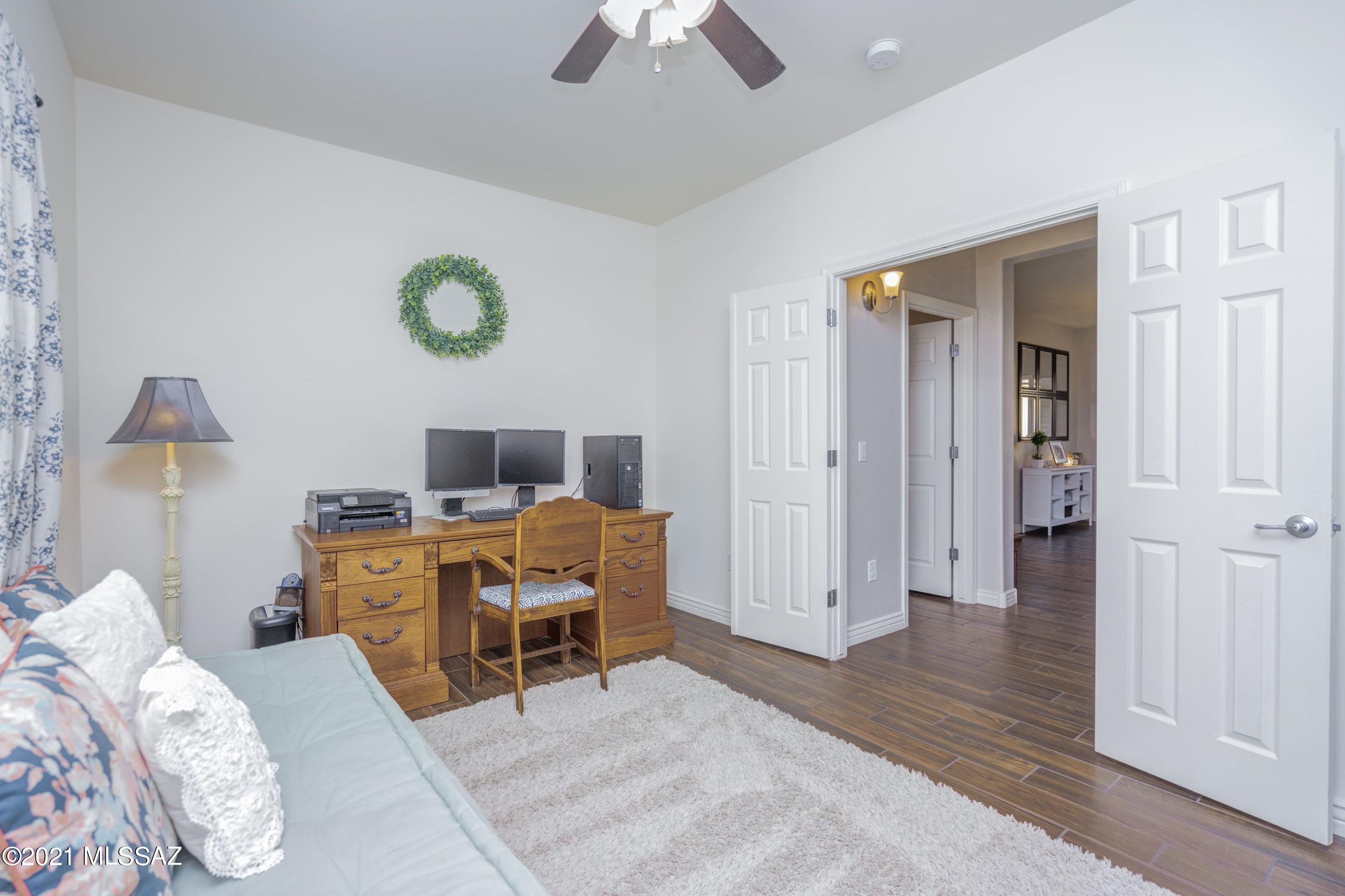 Vista Del Lago Norte SQ20140780198 - Residential