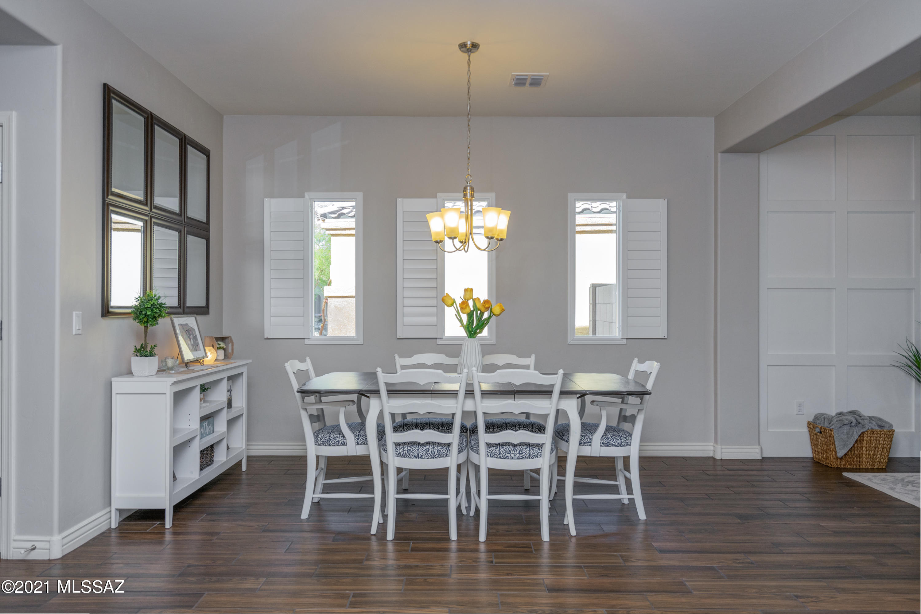 Vista Del Lago Norte SQ20140780198 - Residential