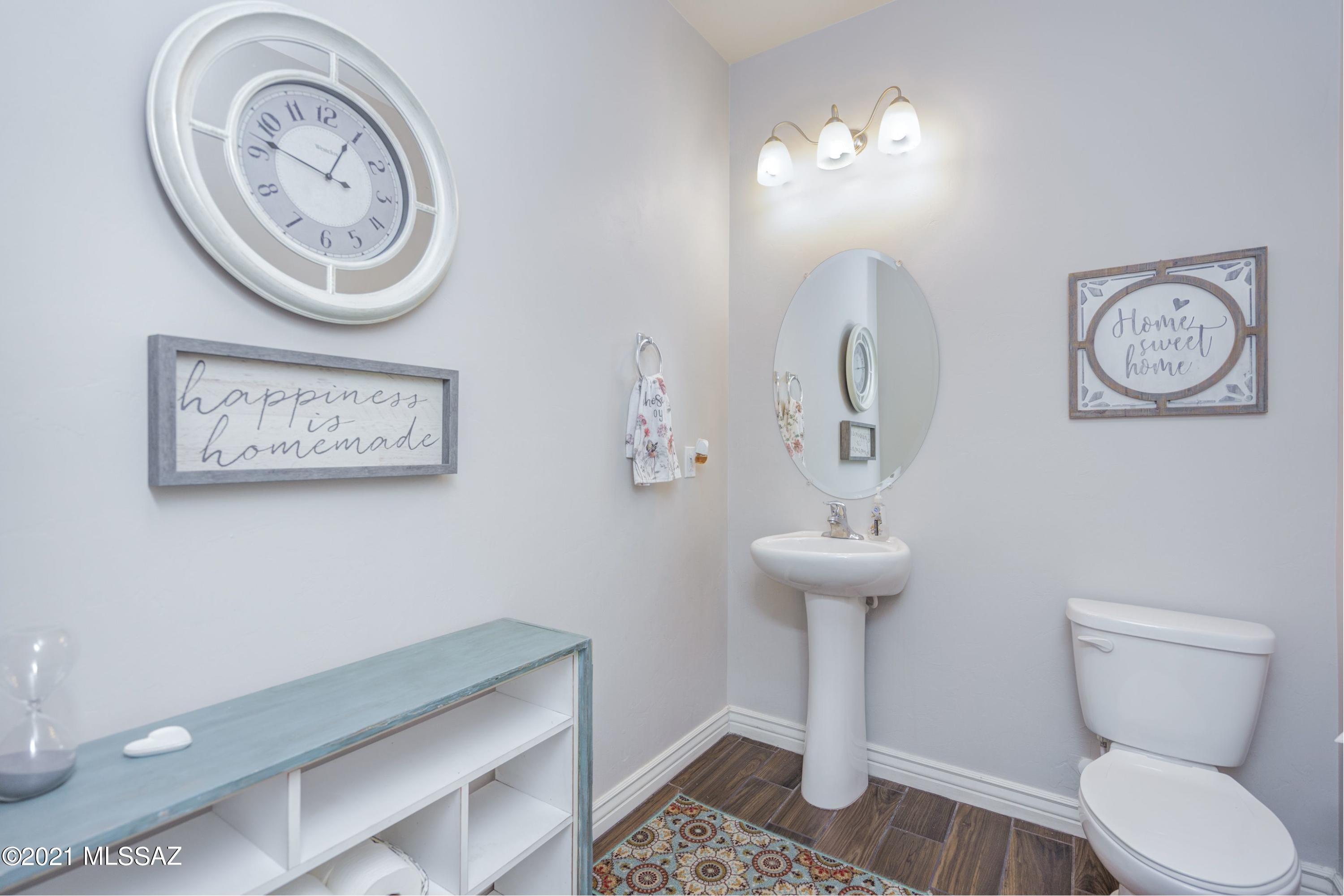 Vista Del Lago Norte SQ20140780198 - Residential
