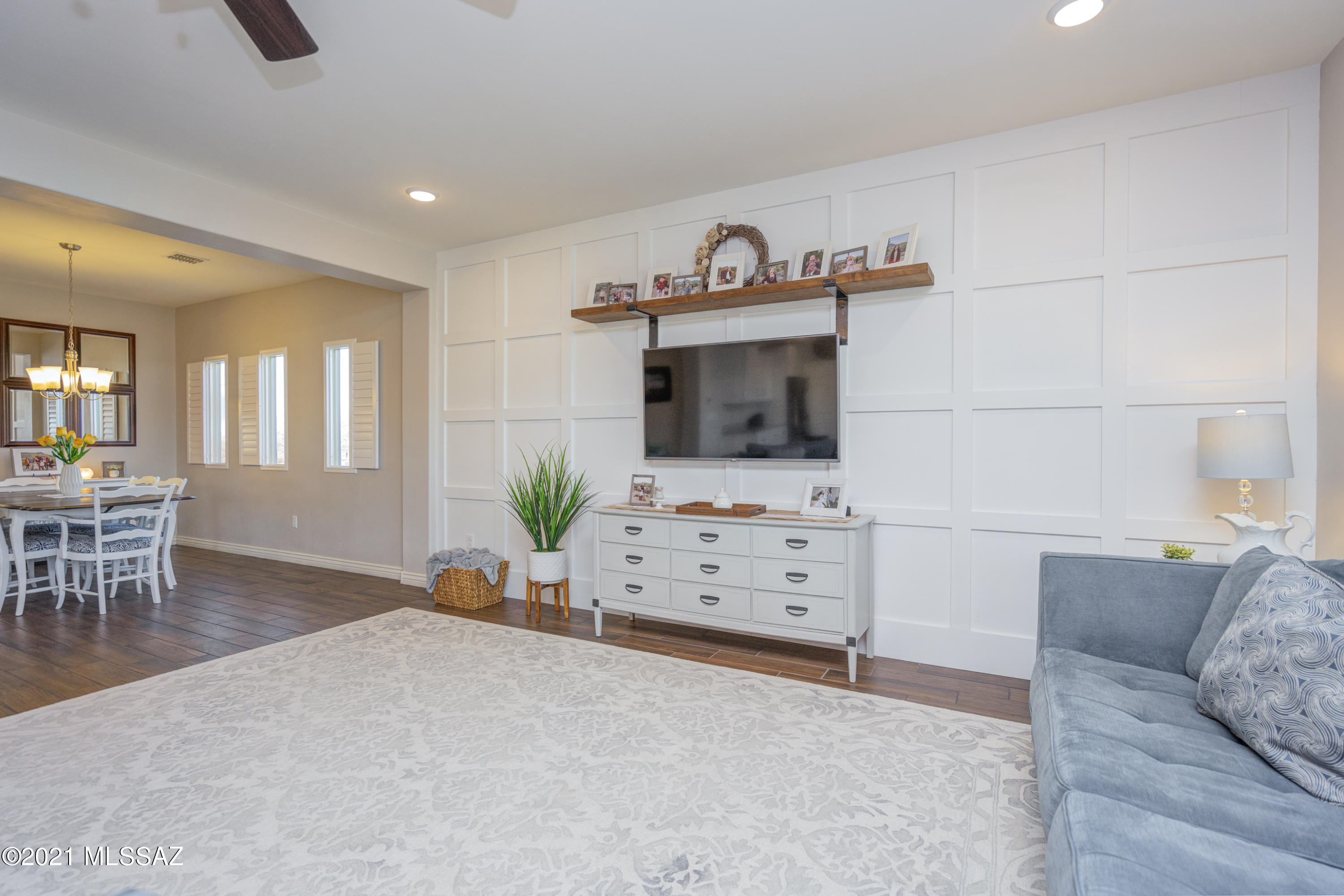 Vista Del Lago Norte SQ20140780198 - Residential