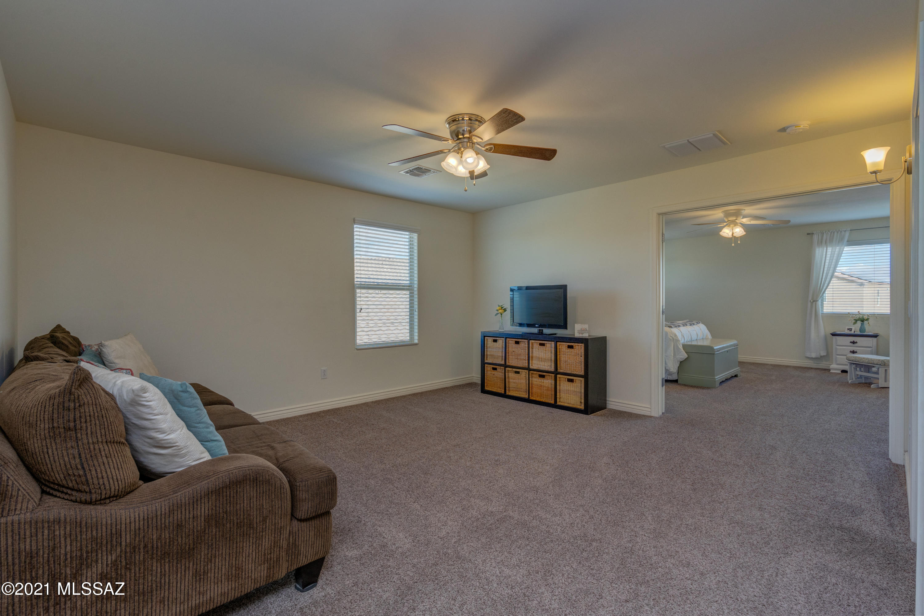 Vista Del Lago Norte SQ20140780198 - Residential