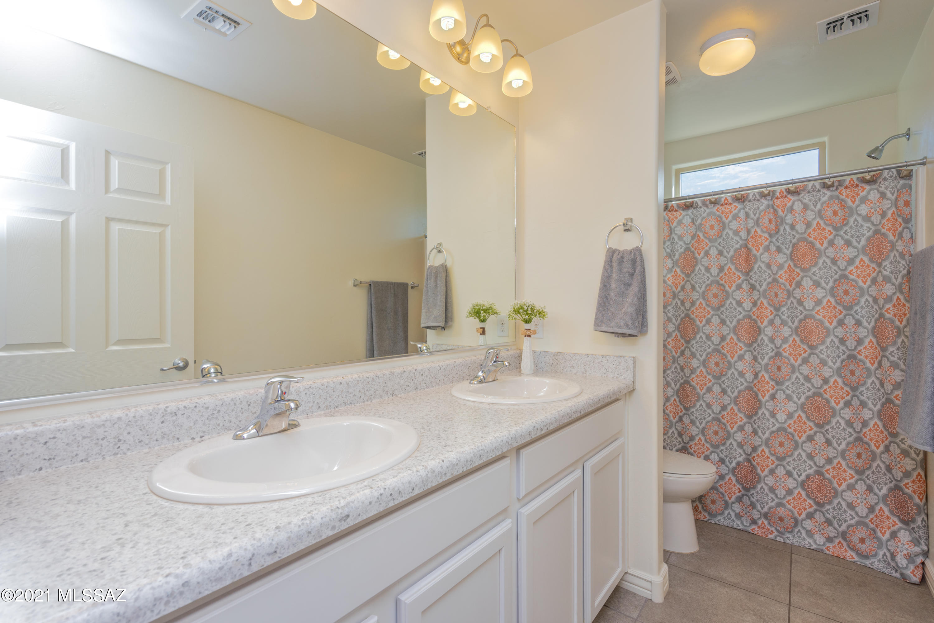 Vista Del Lago Norte SQ20140780198 - Residential