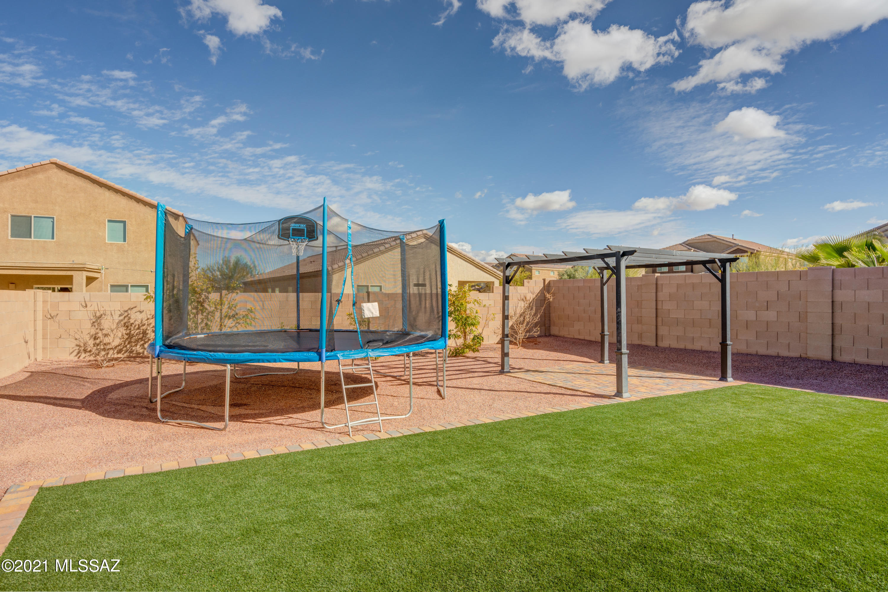Vista Del Lago Norte SQ20140780198 - Residential