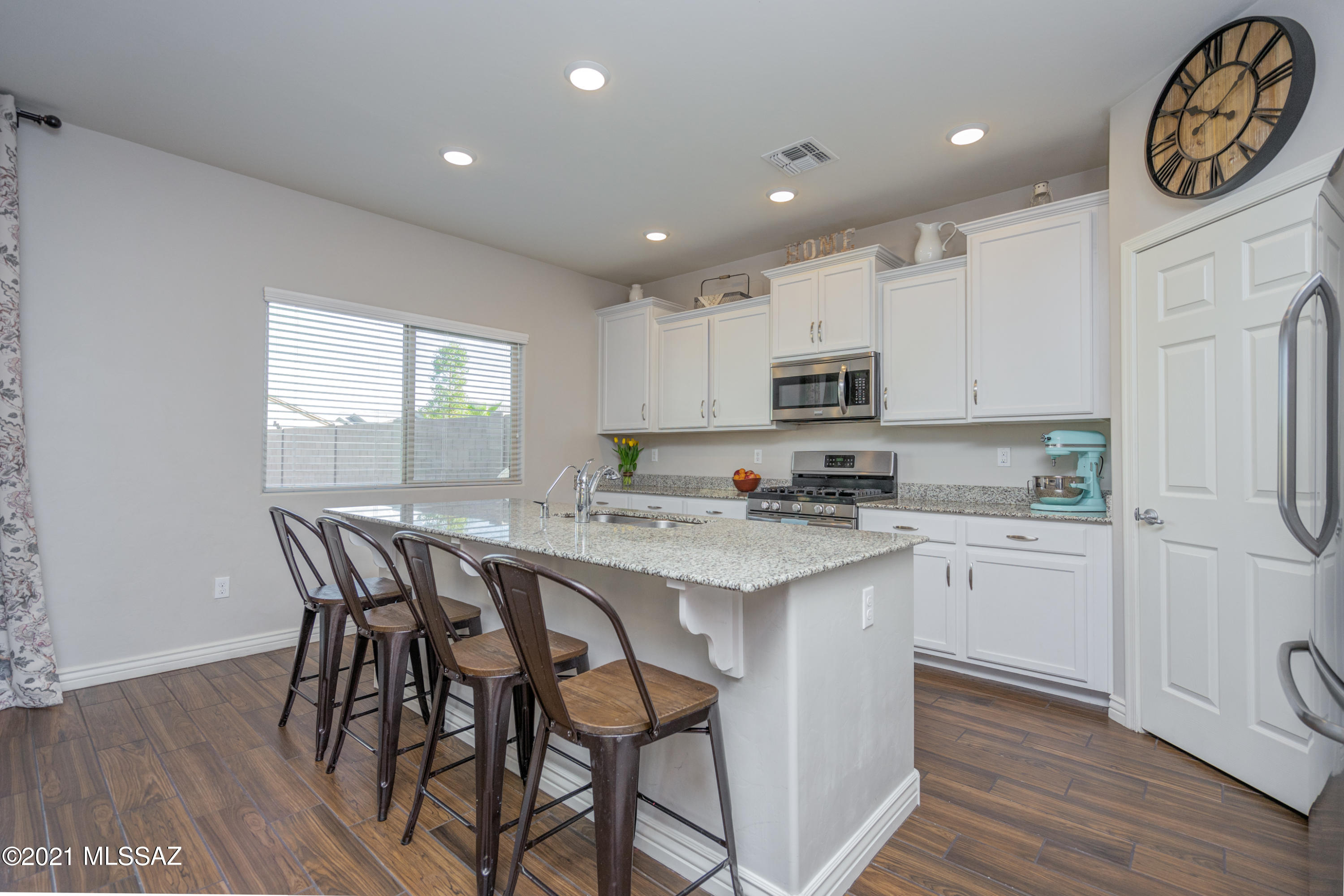 Vista Del Lago Norte SQ20140780198 - Residential