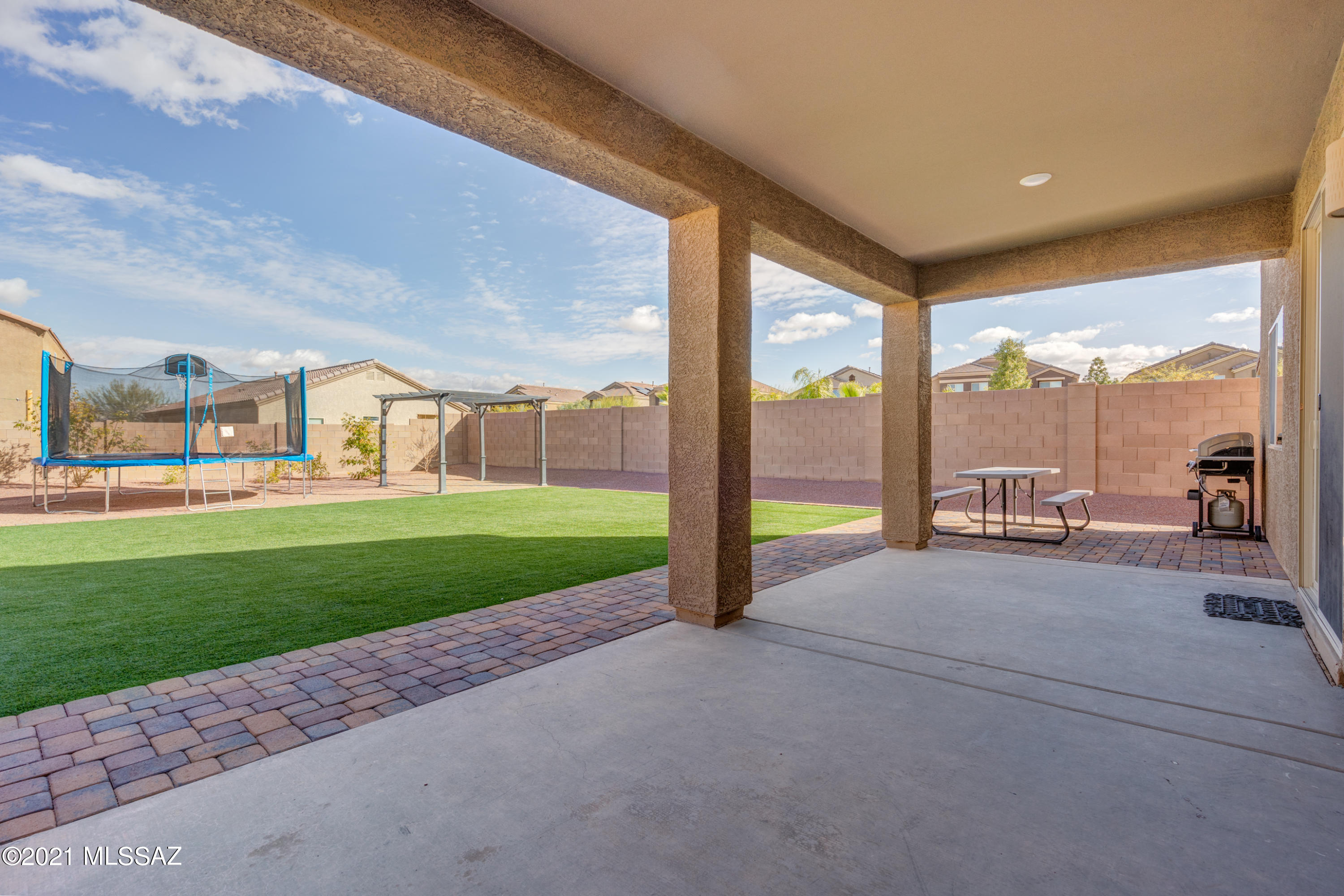 Vista Del Lago Norte SQ20140780198 - Residential