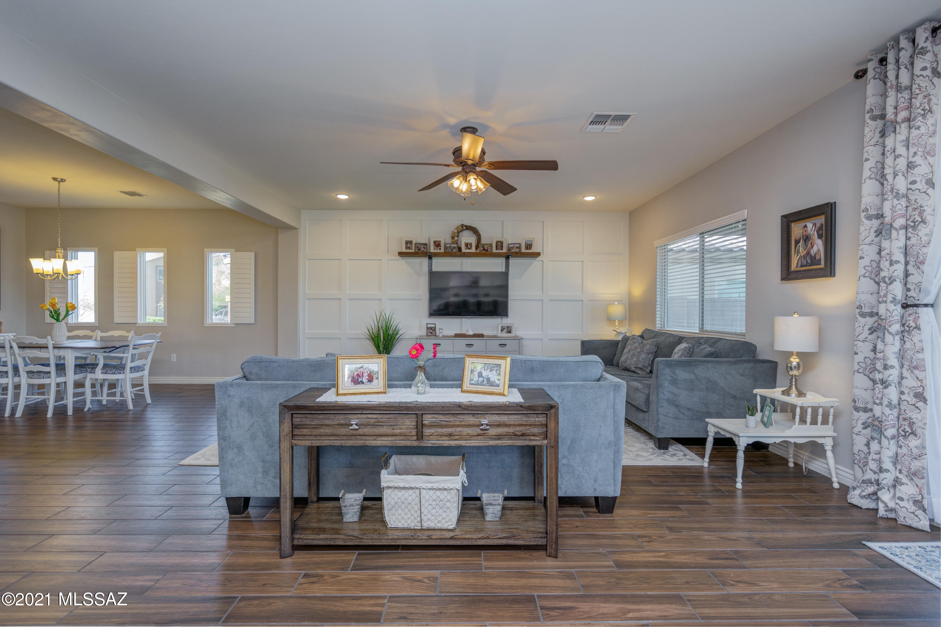 Vista Del Lago Norte SQ20140780198 - Residential