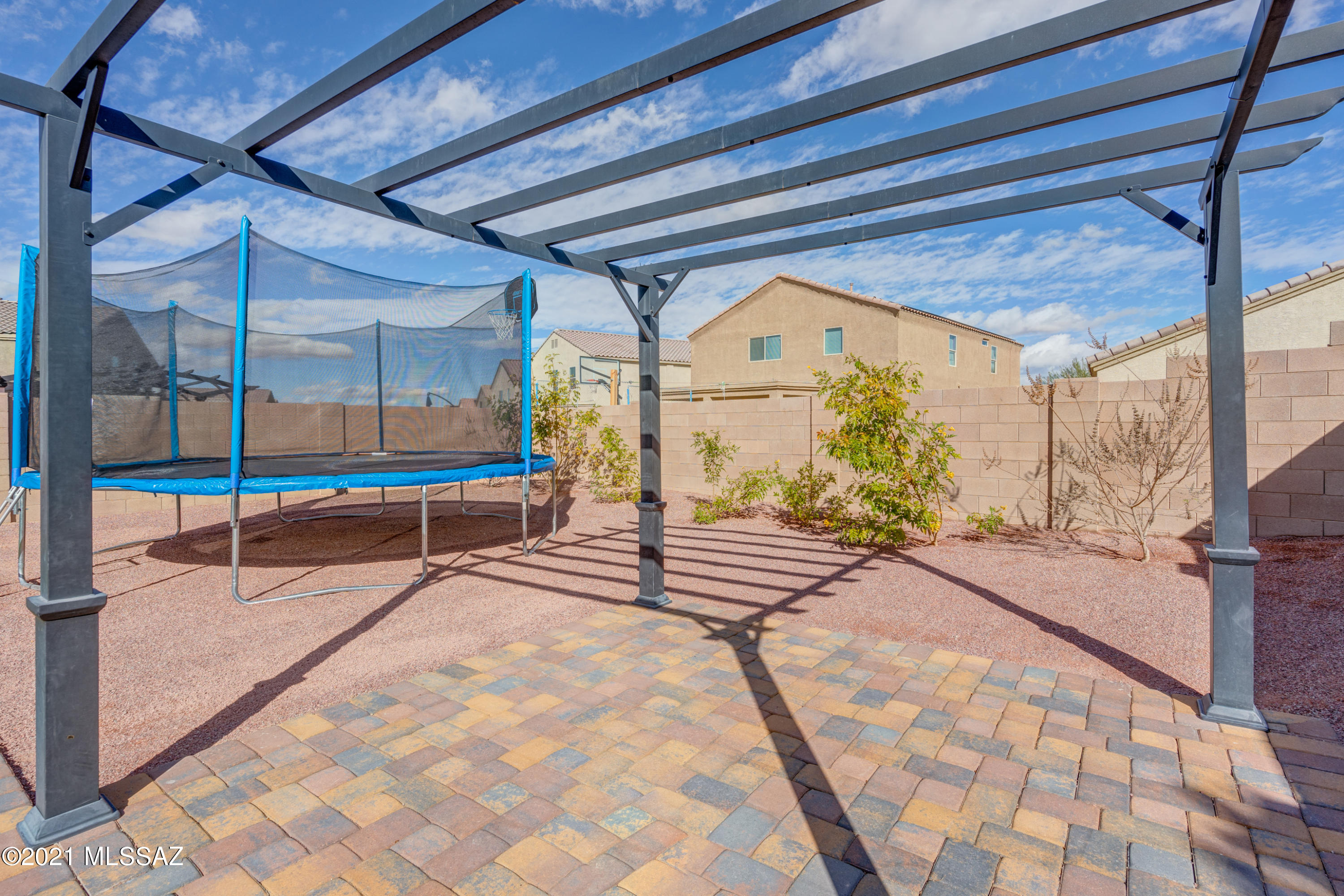 Vista Del Lago Norte SQ20140780198 - Residential