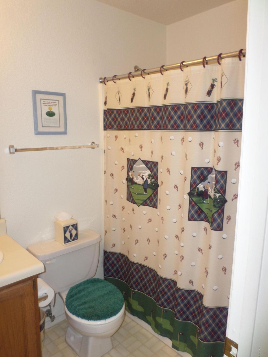 Year, 6 month, 3 month or 1 month lease term available. Air Conditioned. carpet, Blinds, Drapes, 2 car Garage. Paid Utilities, Water, Gas, Elec. Community Pool. Refrigerator, Stove, Washer/Dryer, Microwave, Dishwasher, Disposal. Walled Yard, Covered Patio, Furnished. Cortaro/Cmo.de Oeste.