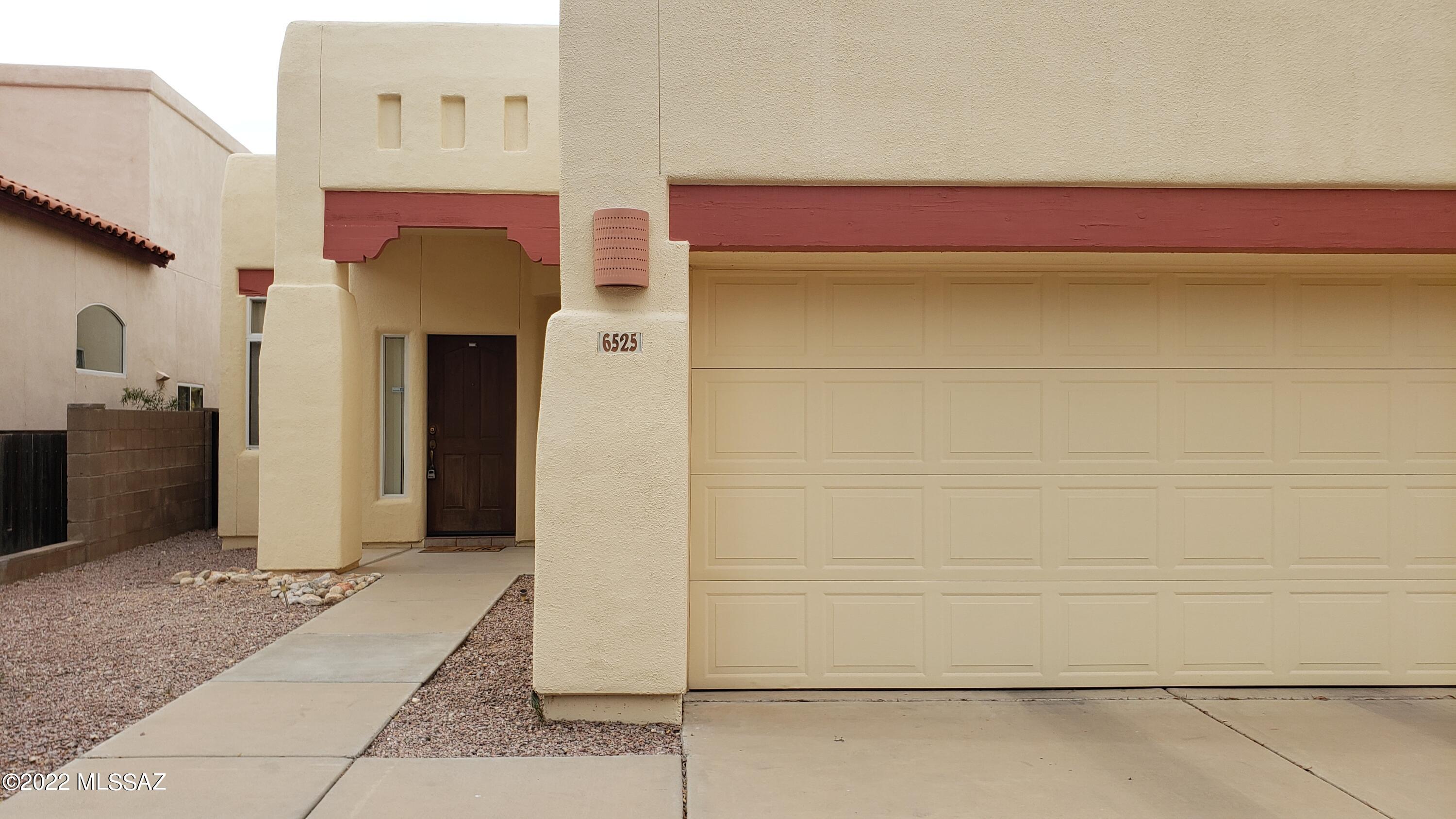 6525 N Shadow Bluff Drive