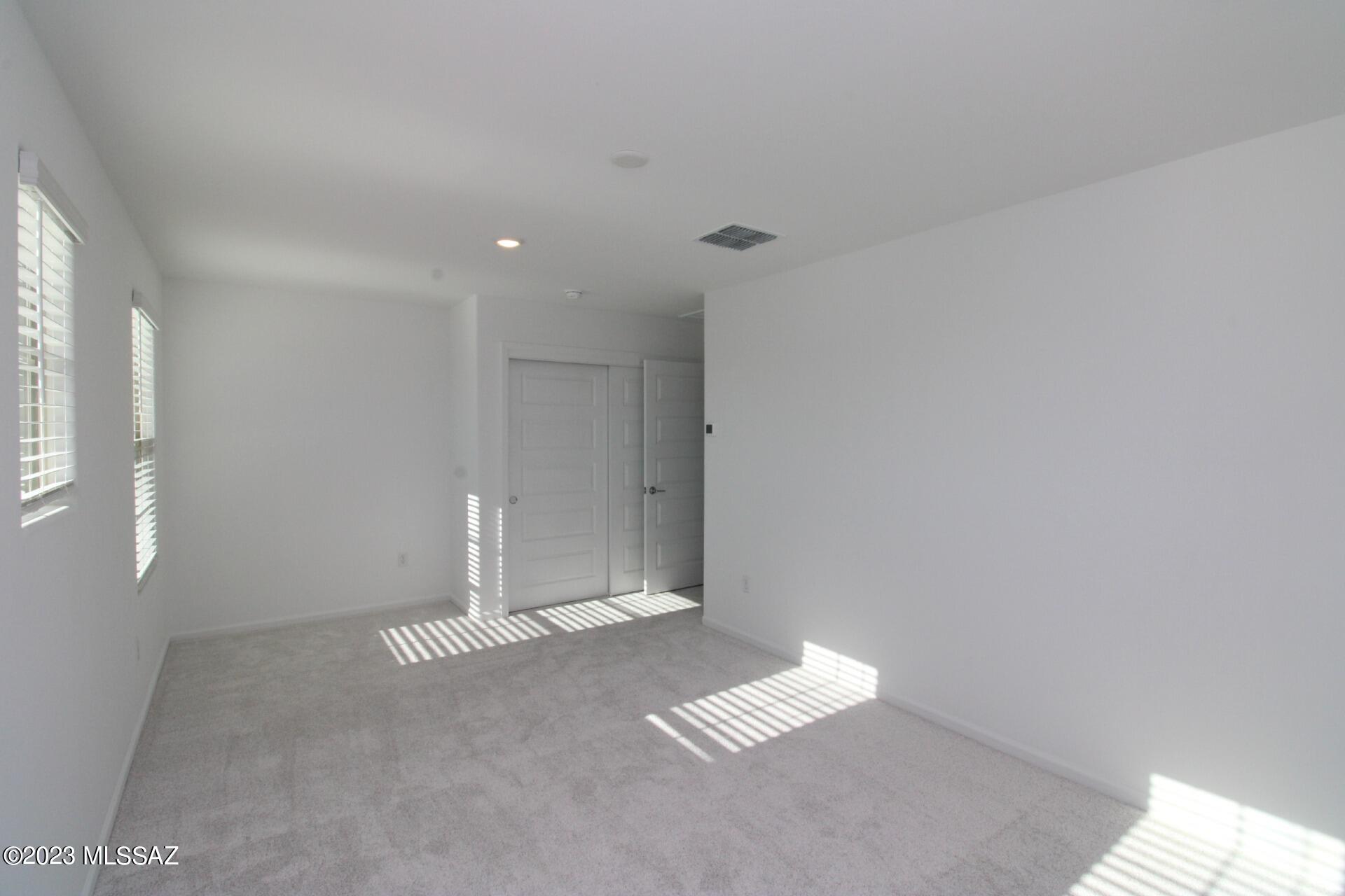 La Estancia De Tucson (1-330) - Residential Lease